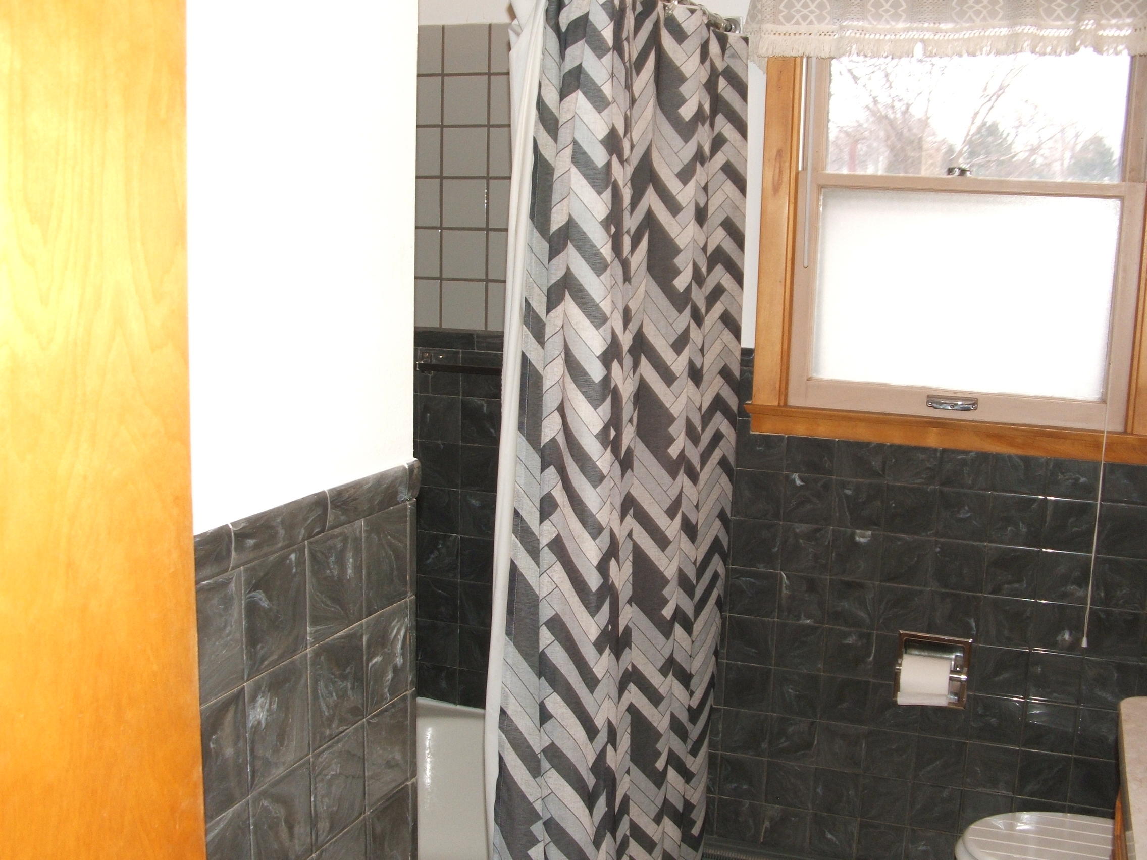 925 W Elm St