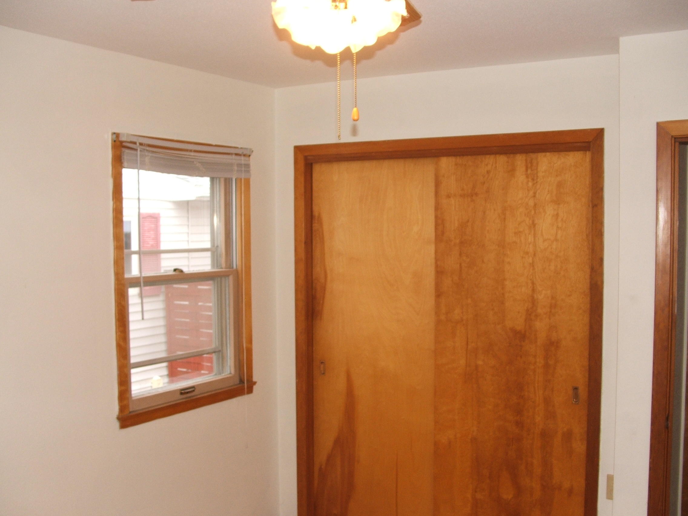 925 W Elm St