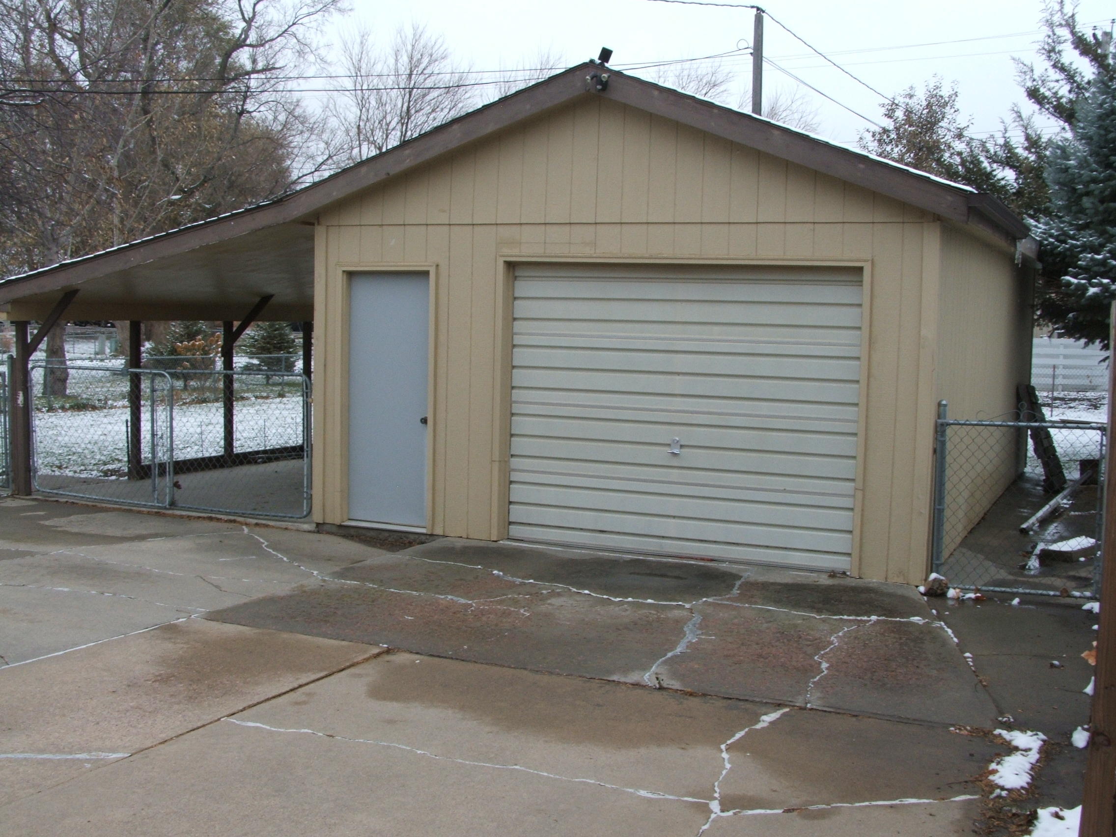 925 W Elm St