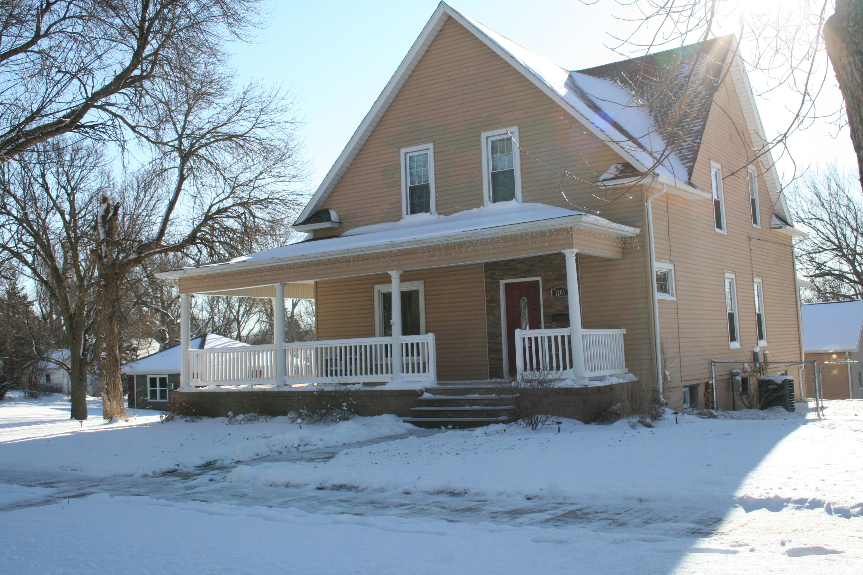 1101 W 4th Ave