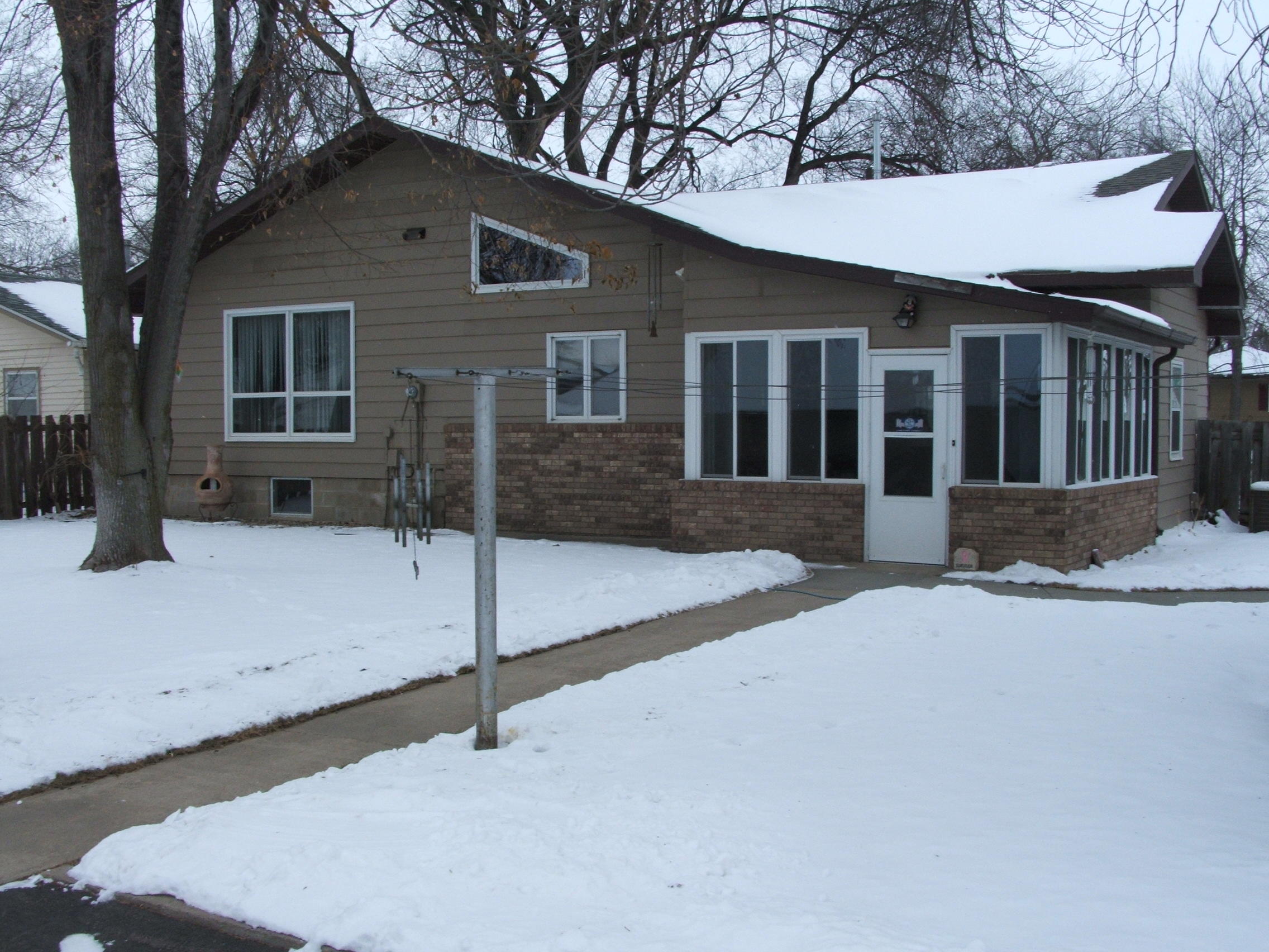 723 E Hanson Ave