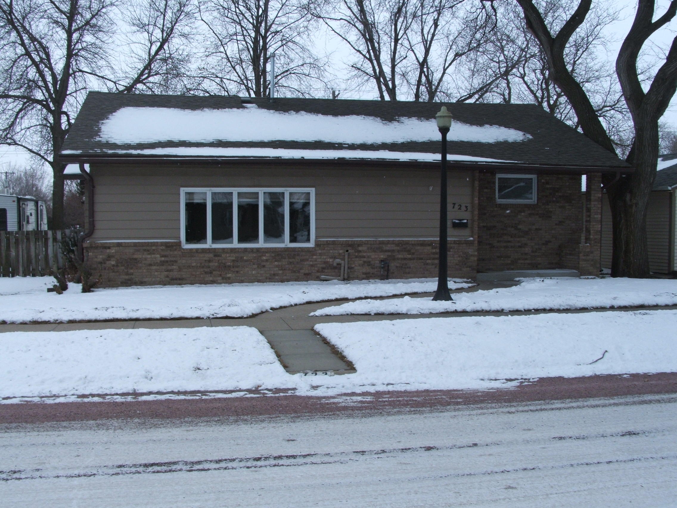 723 E Hanson Ave