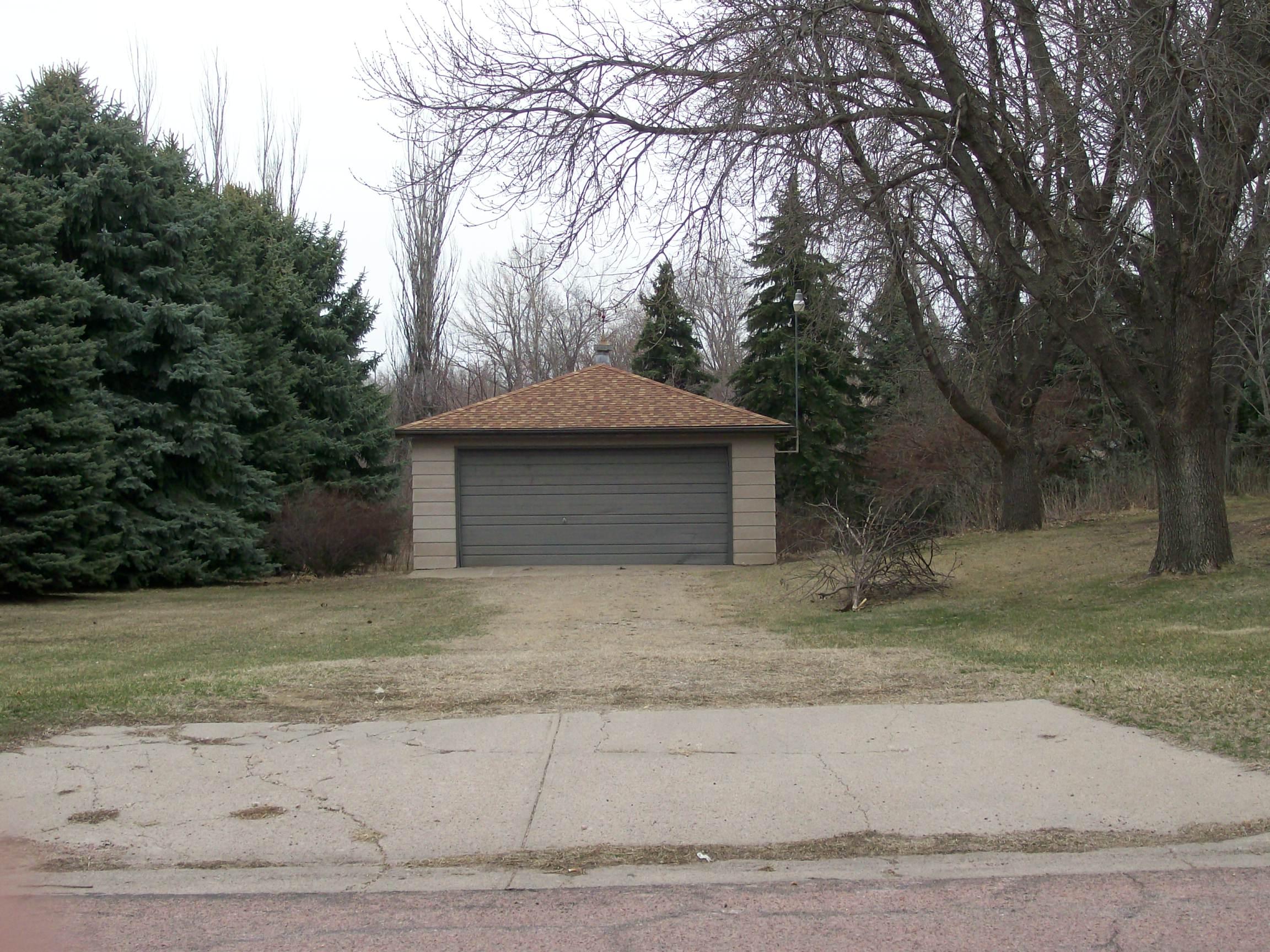 1500 W Hanson Ave