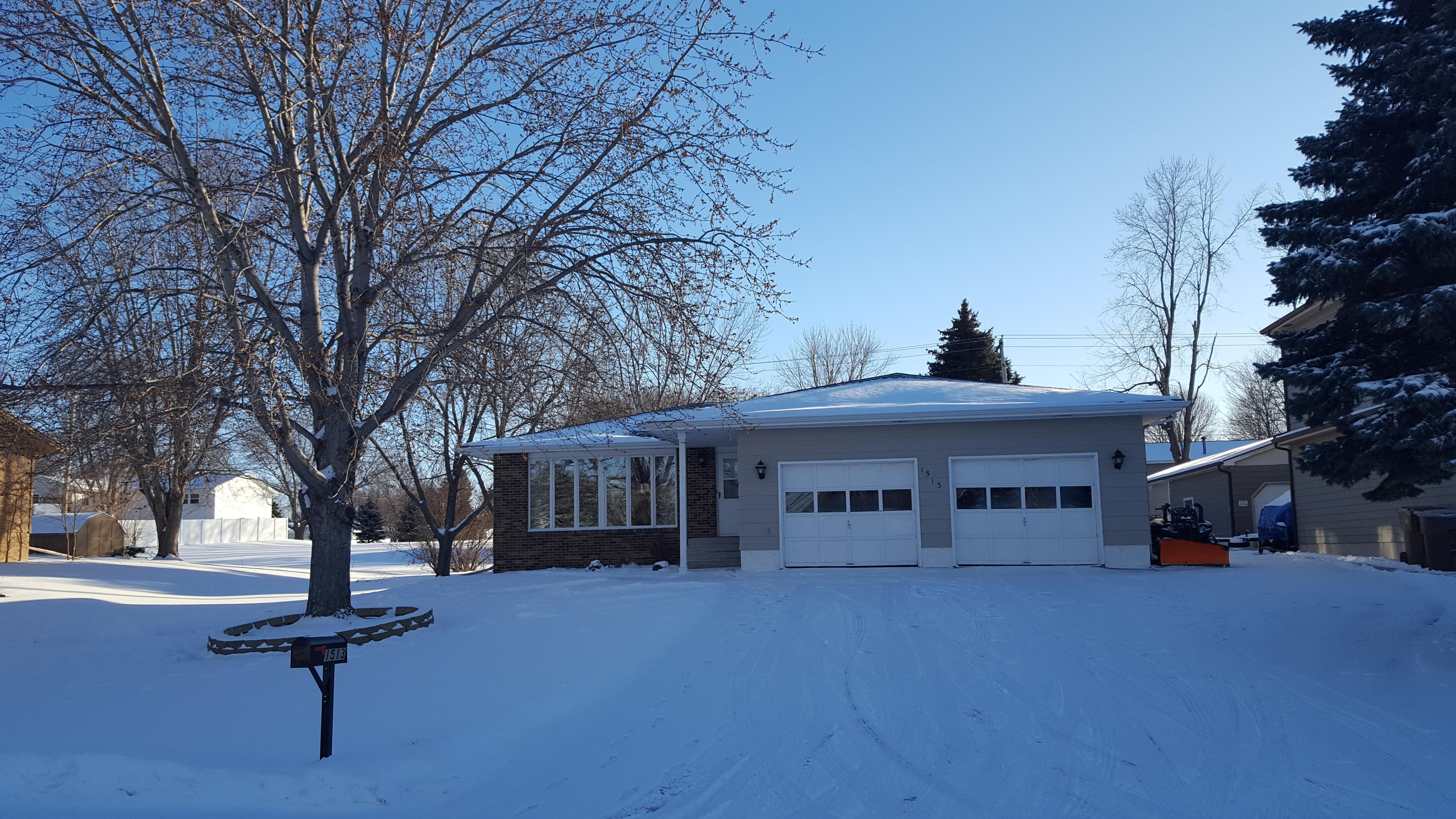1513 W Hanson Ave