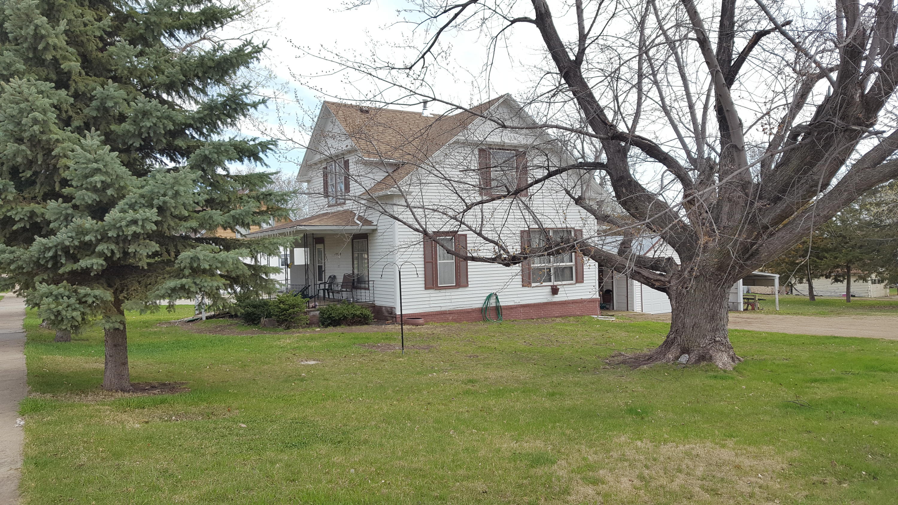 402 N College Ave