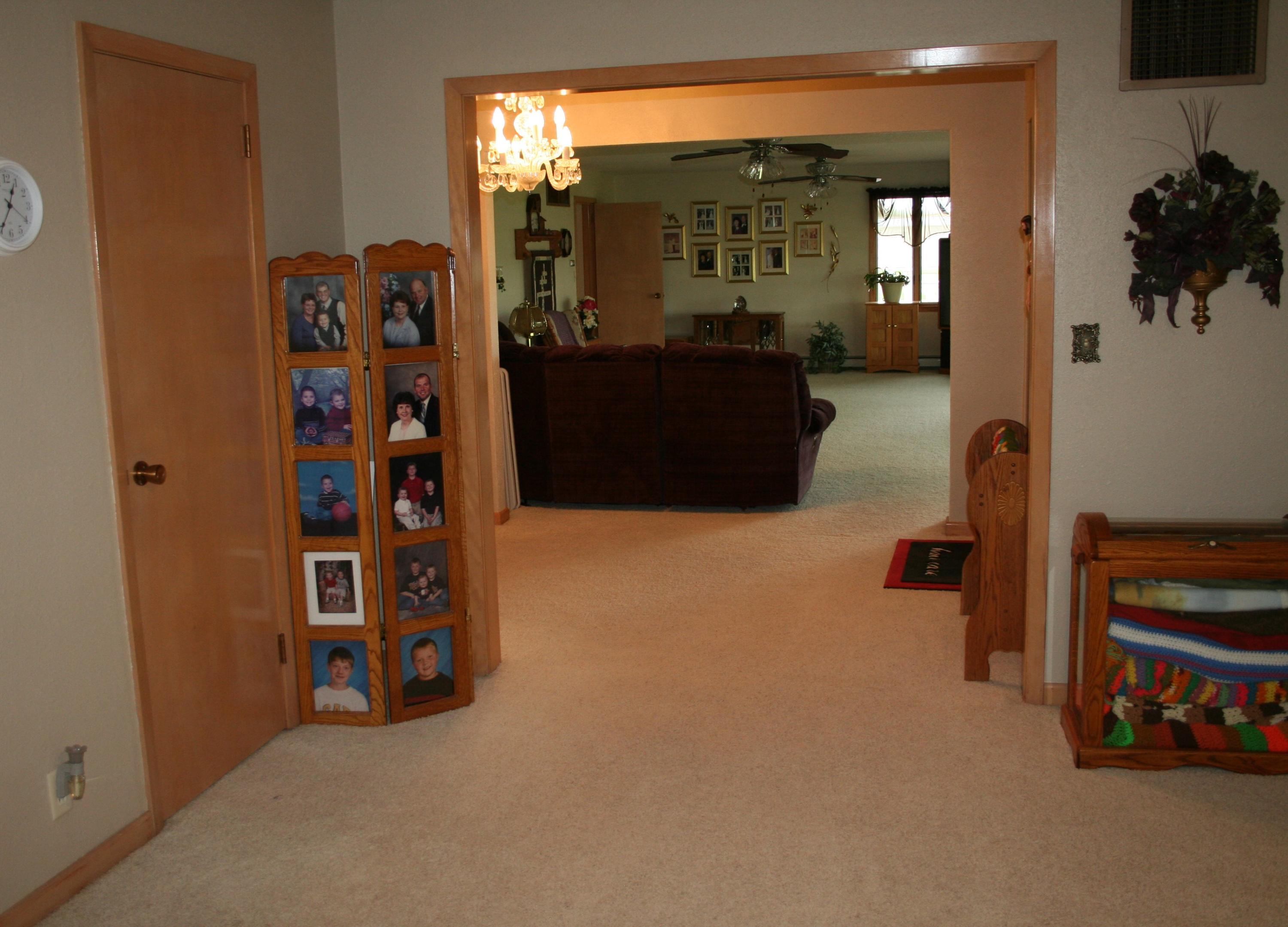 709 W Glynn Dr