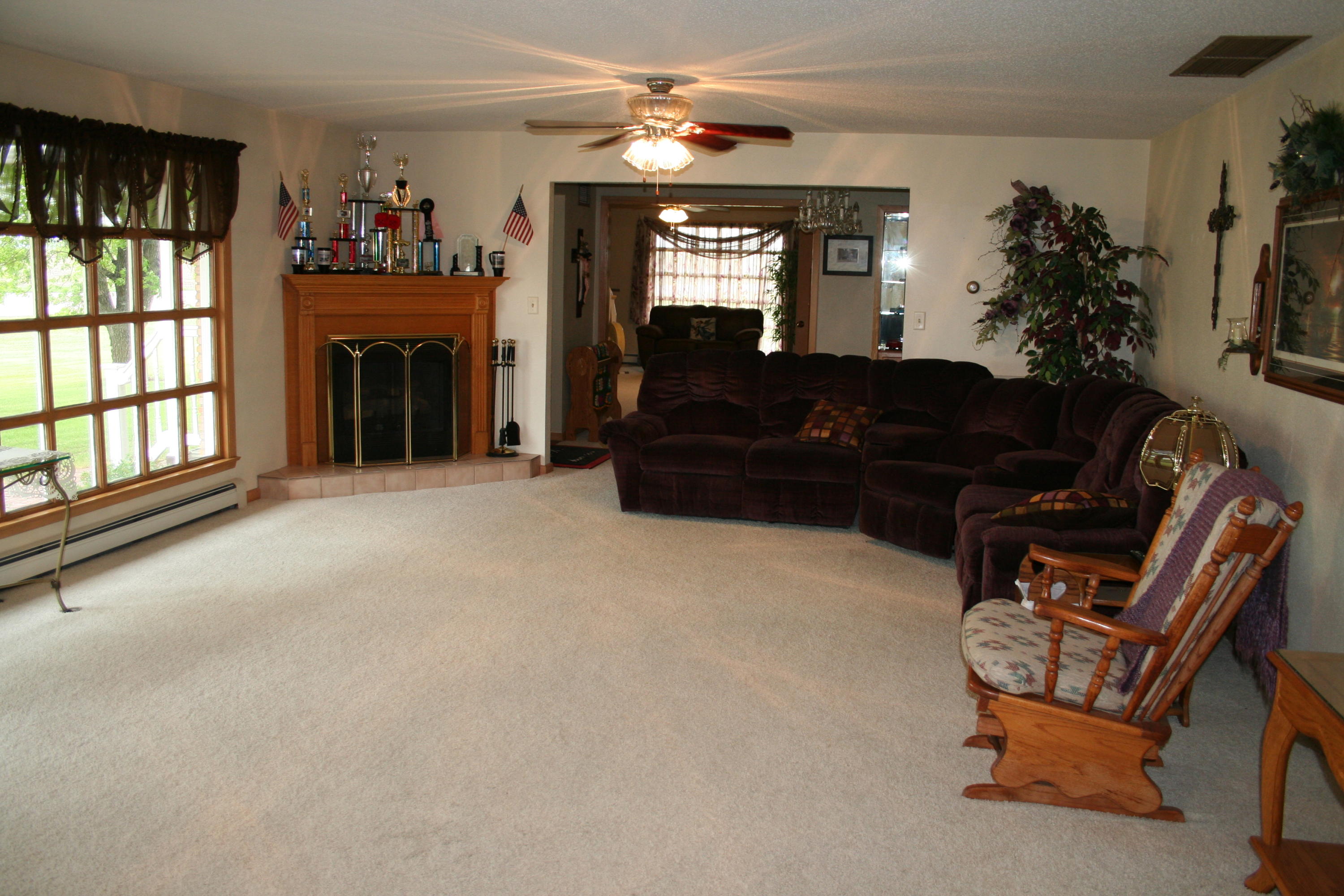 709 W Glynn Dr