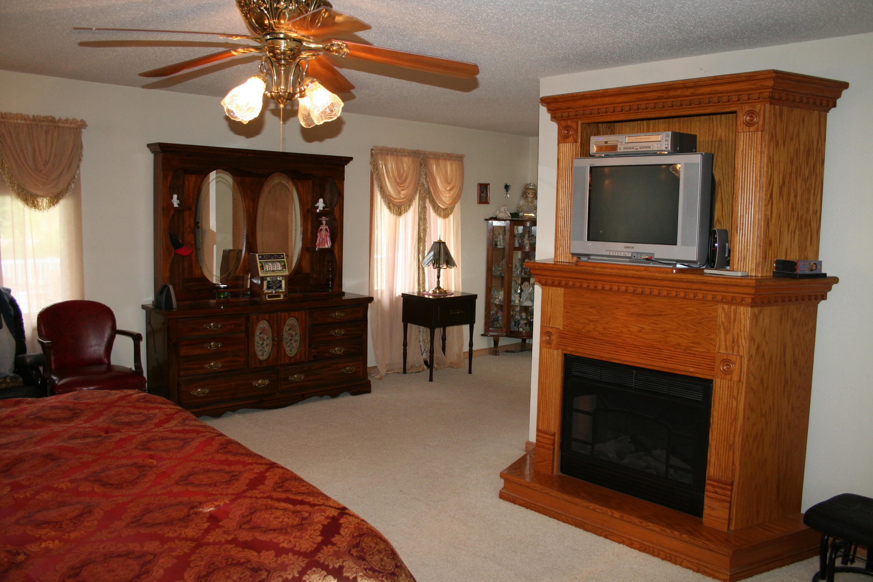 709 W Glynn Dr