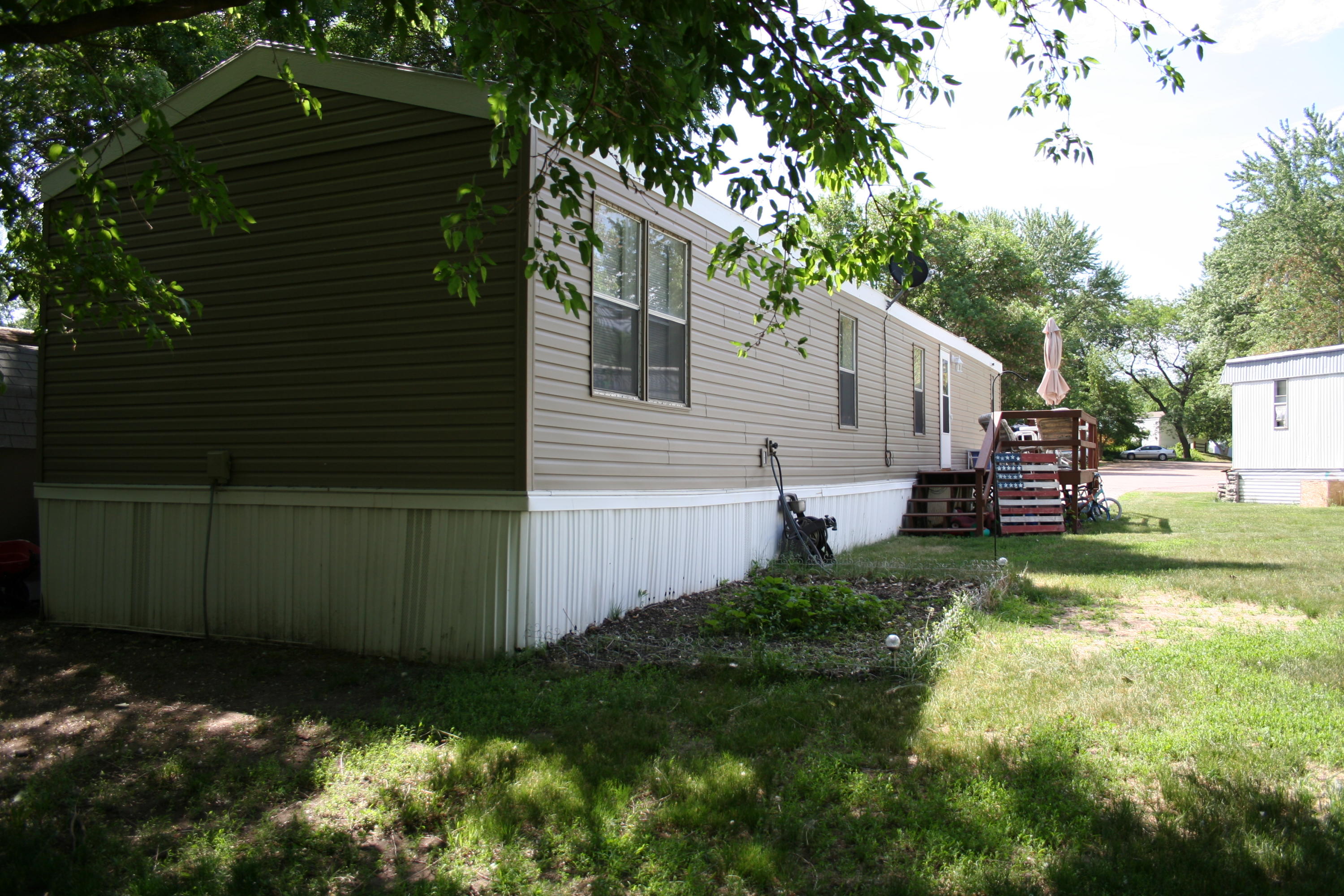 1401 SMain Lot 103