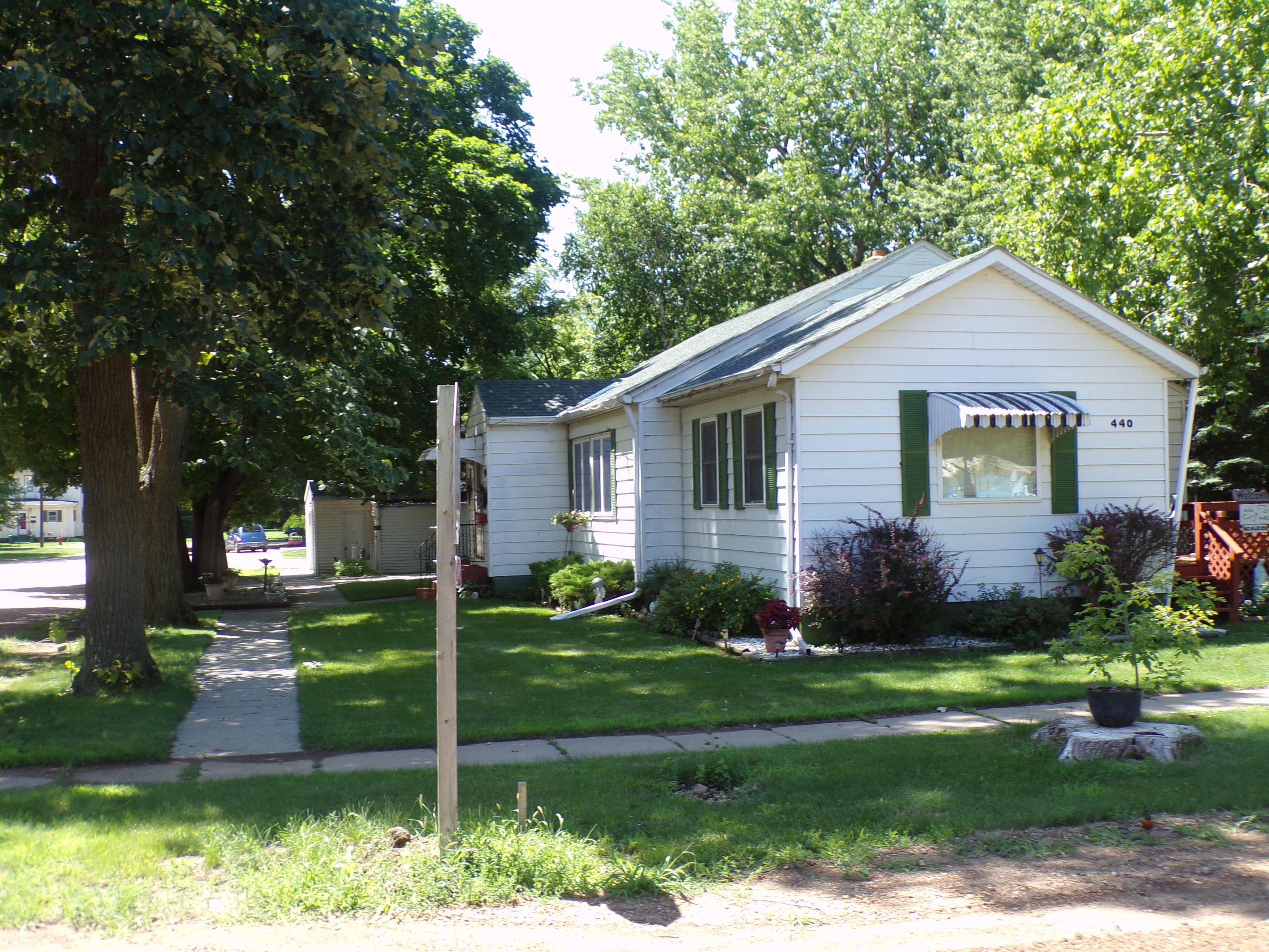 440 4th Ave