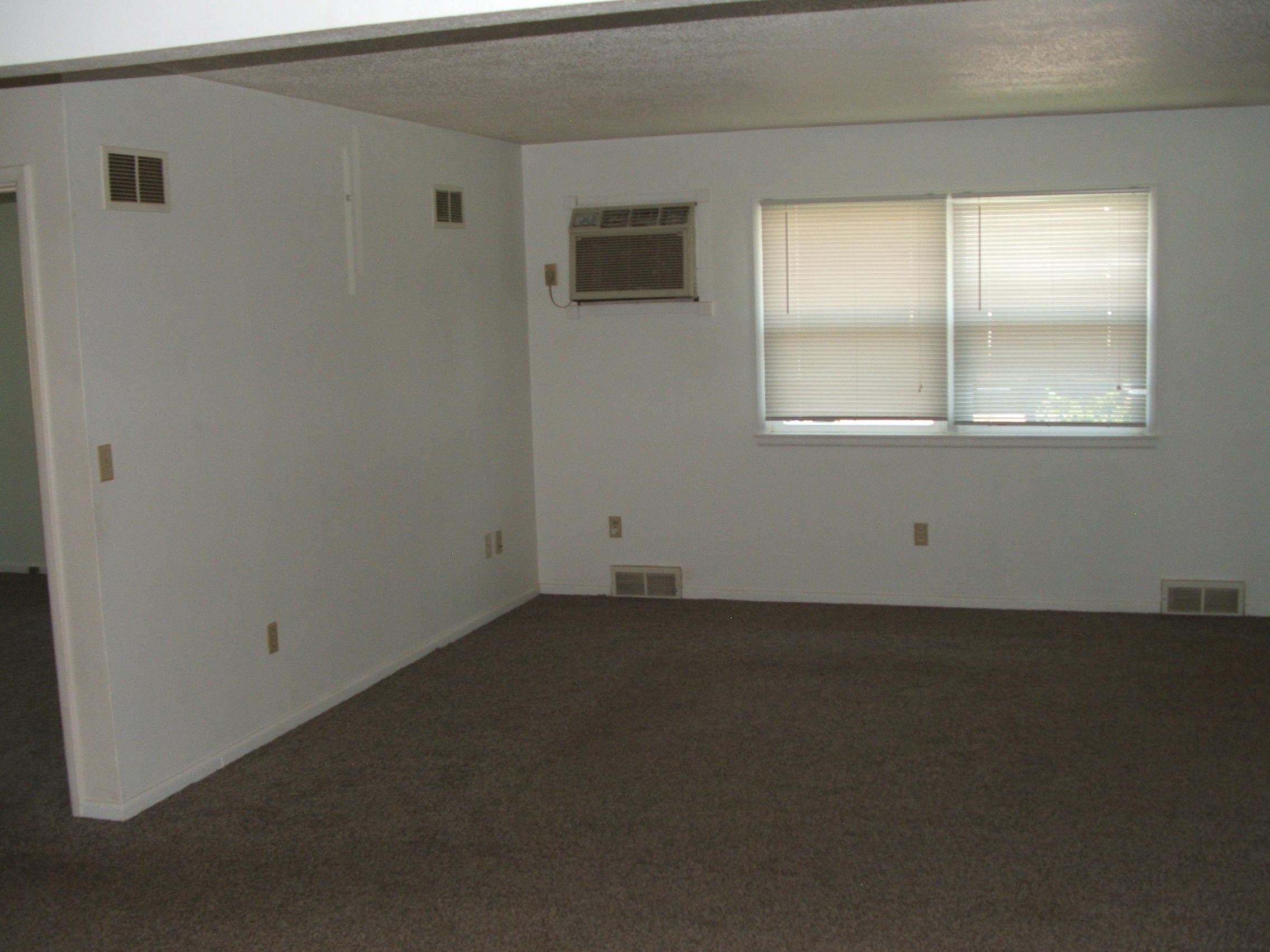 1100 W 7th Ave