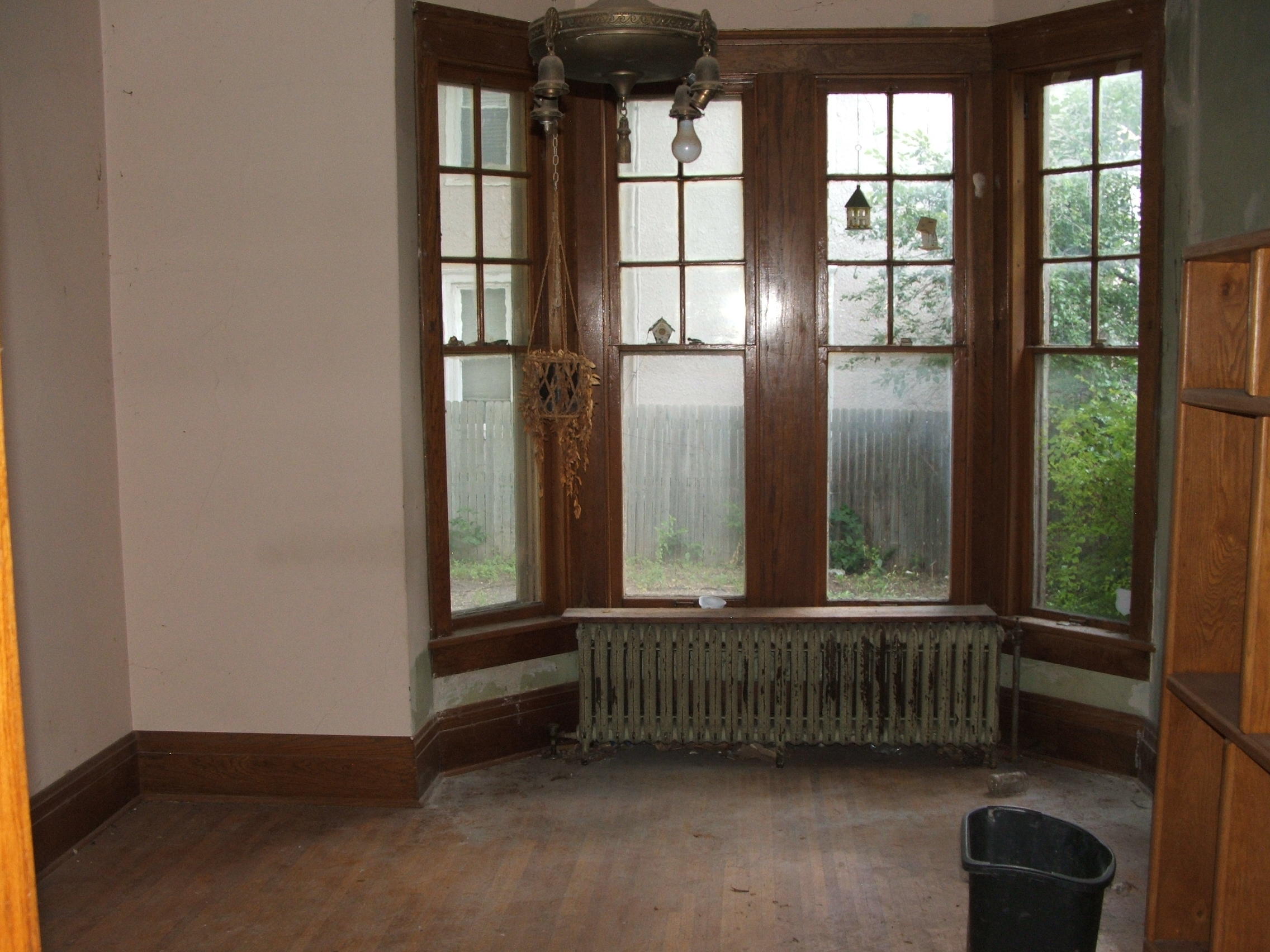 215 W 3rd