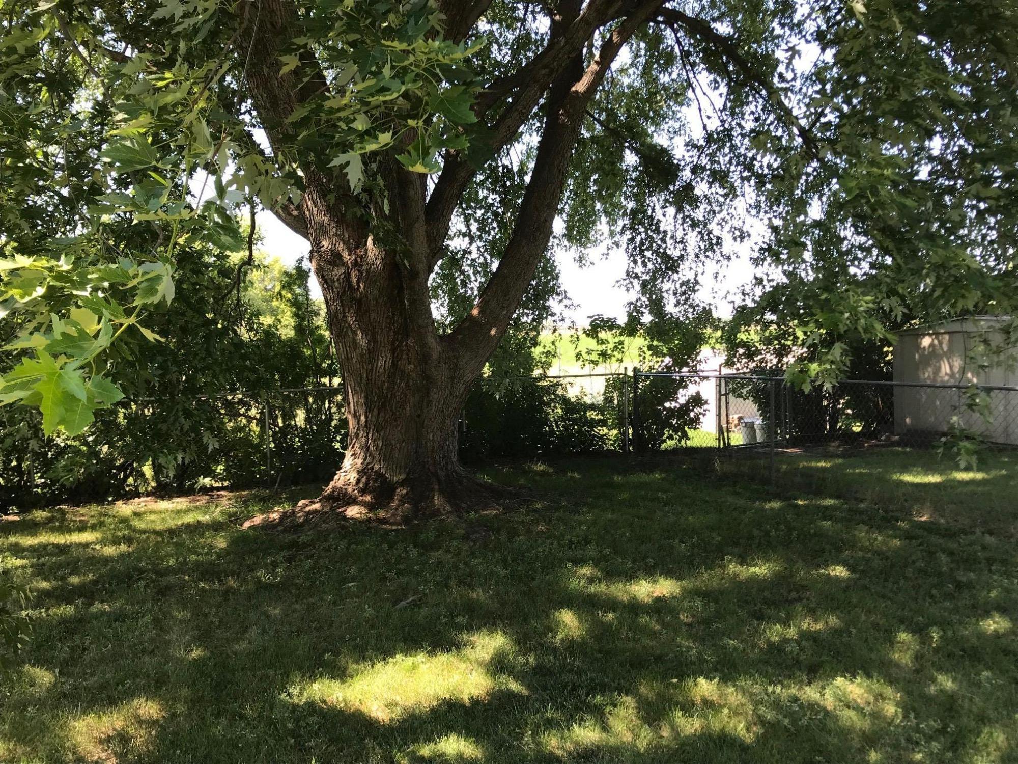 28 S Harmon Dr