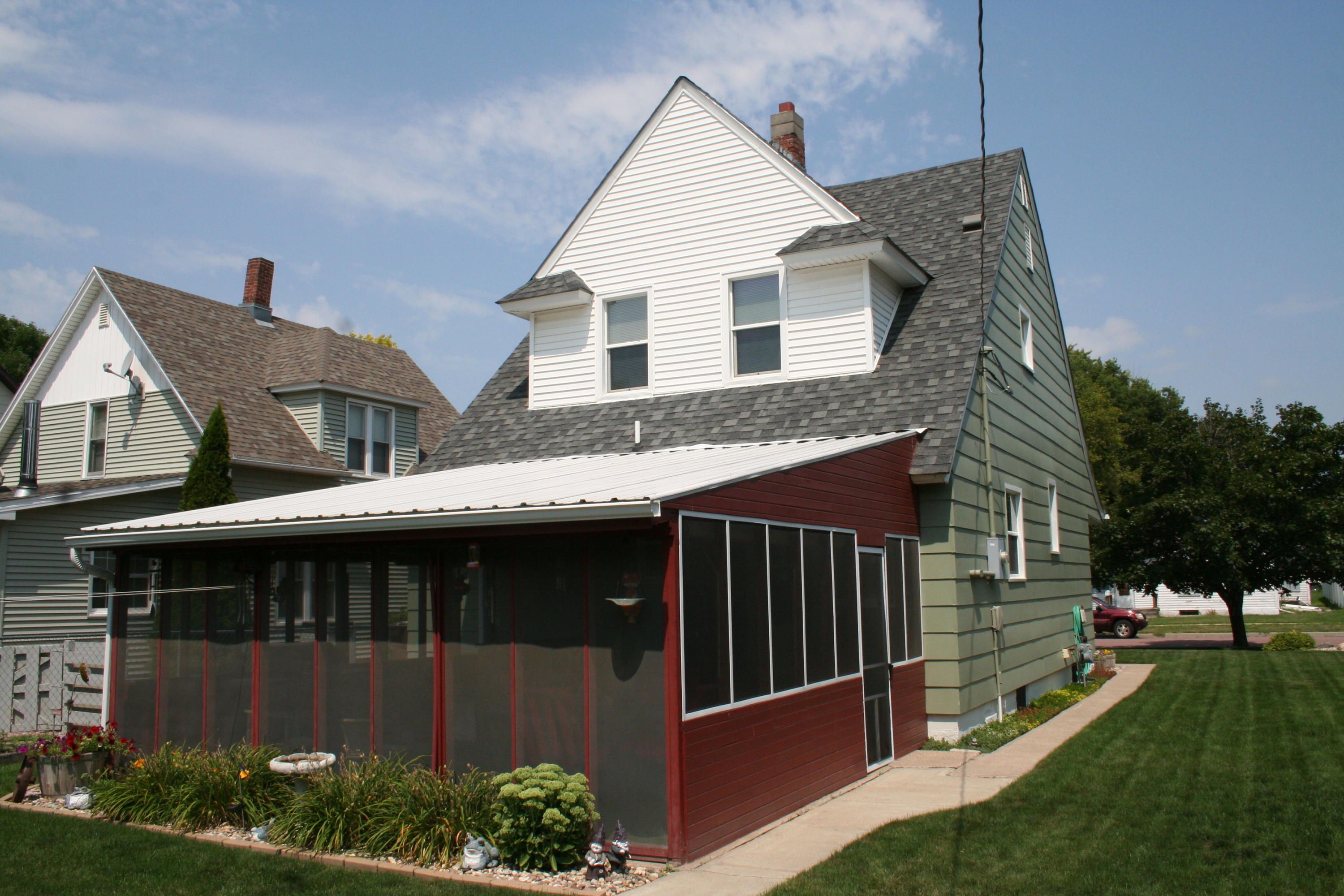515 E 2nd Ave