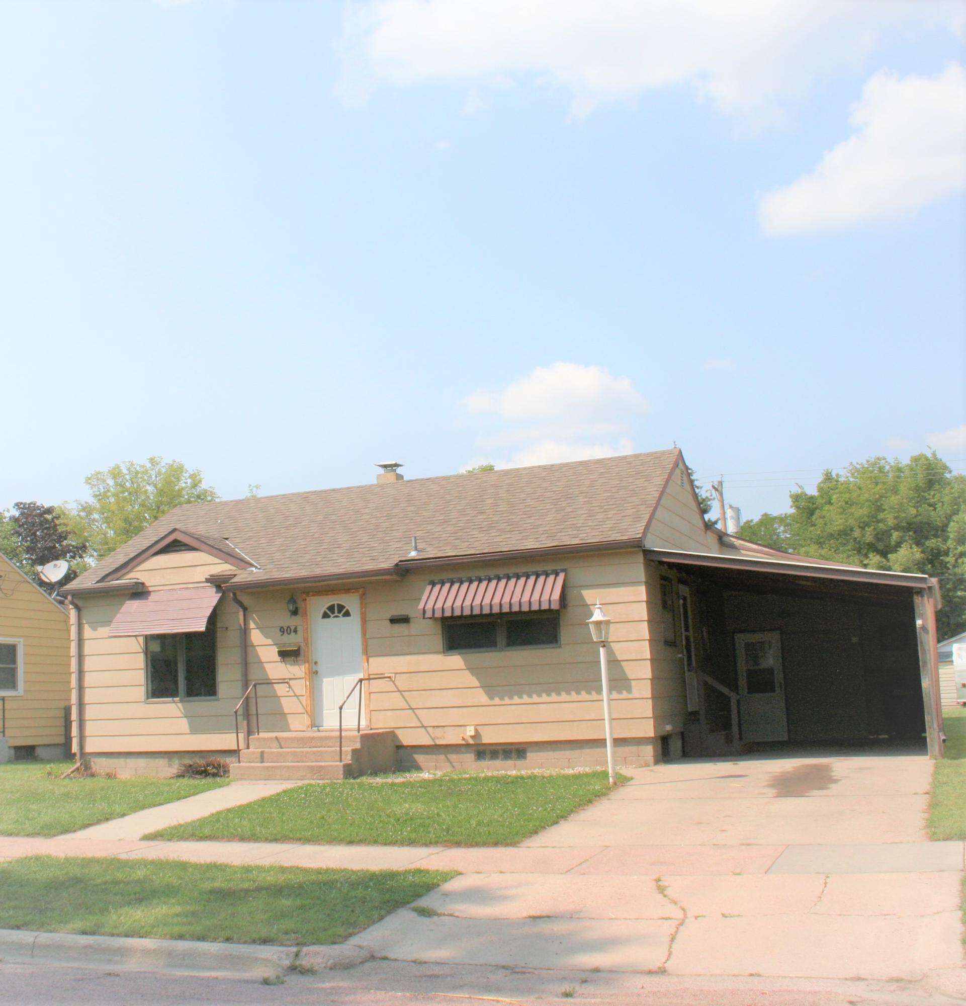 904 E Hanson Ave