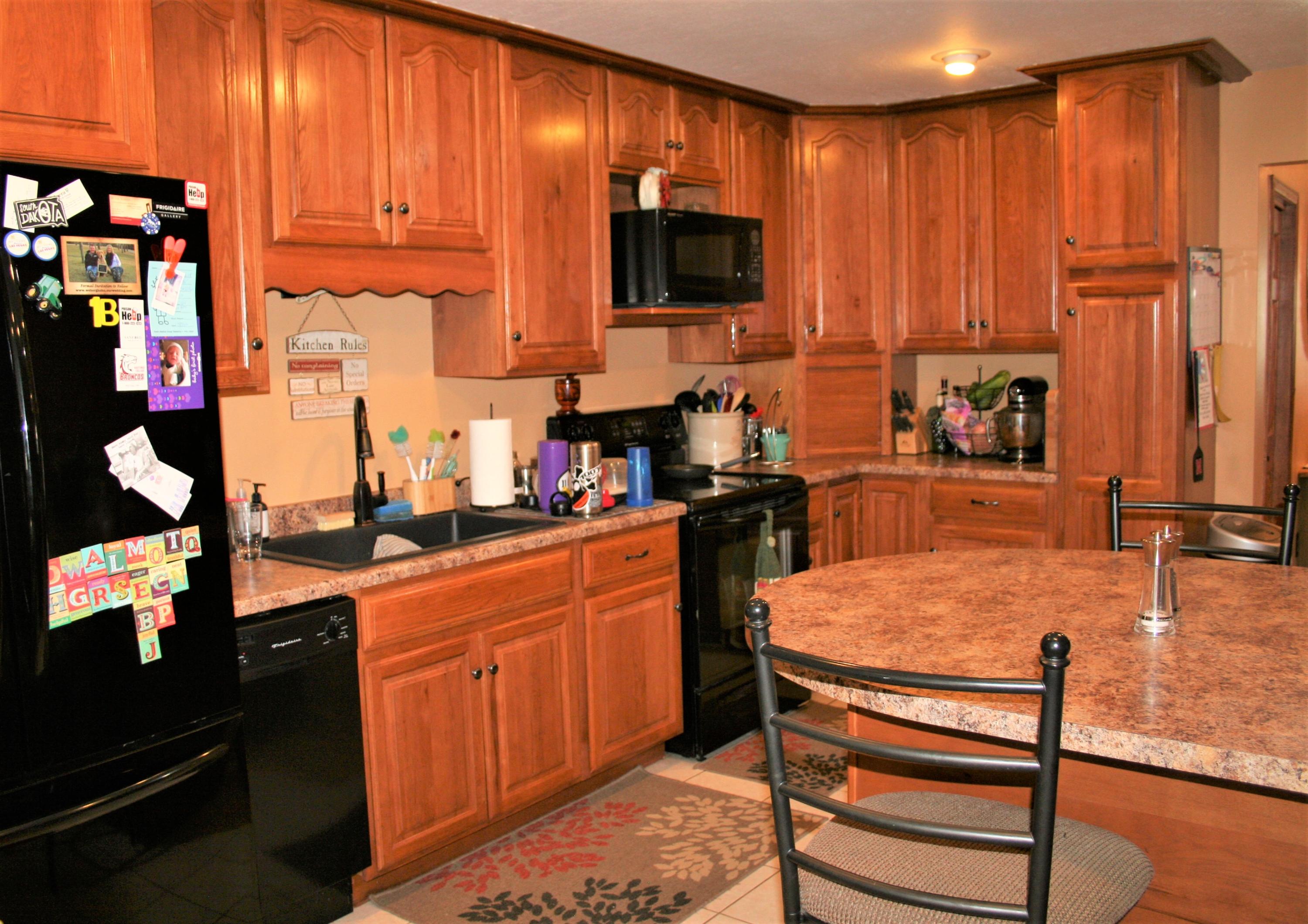 415 W 10th Ave