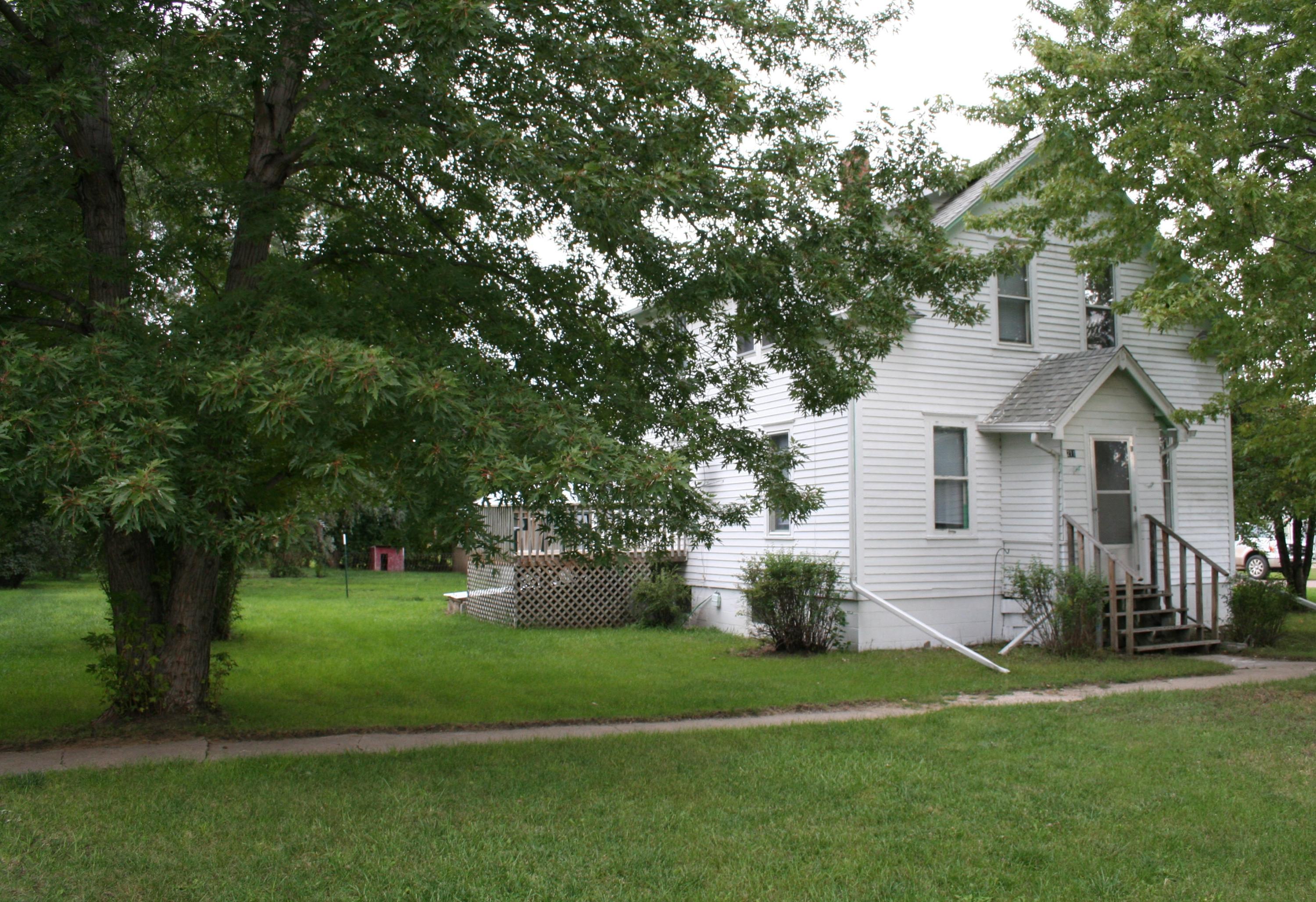 211 N Main