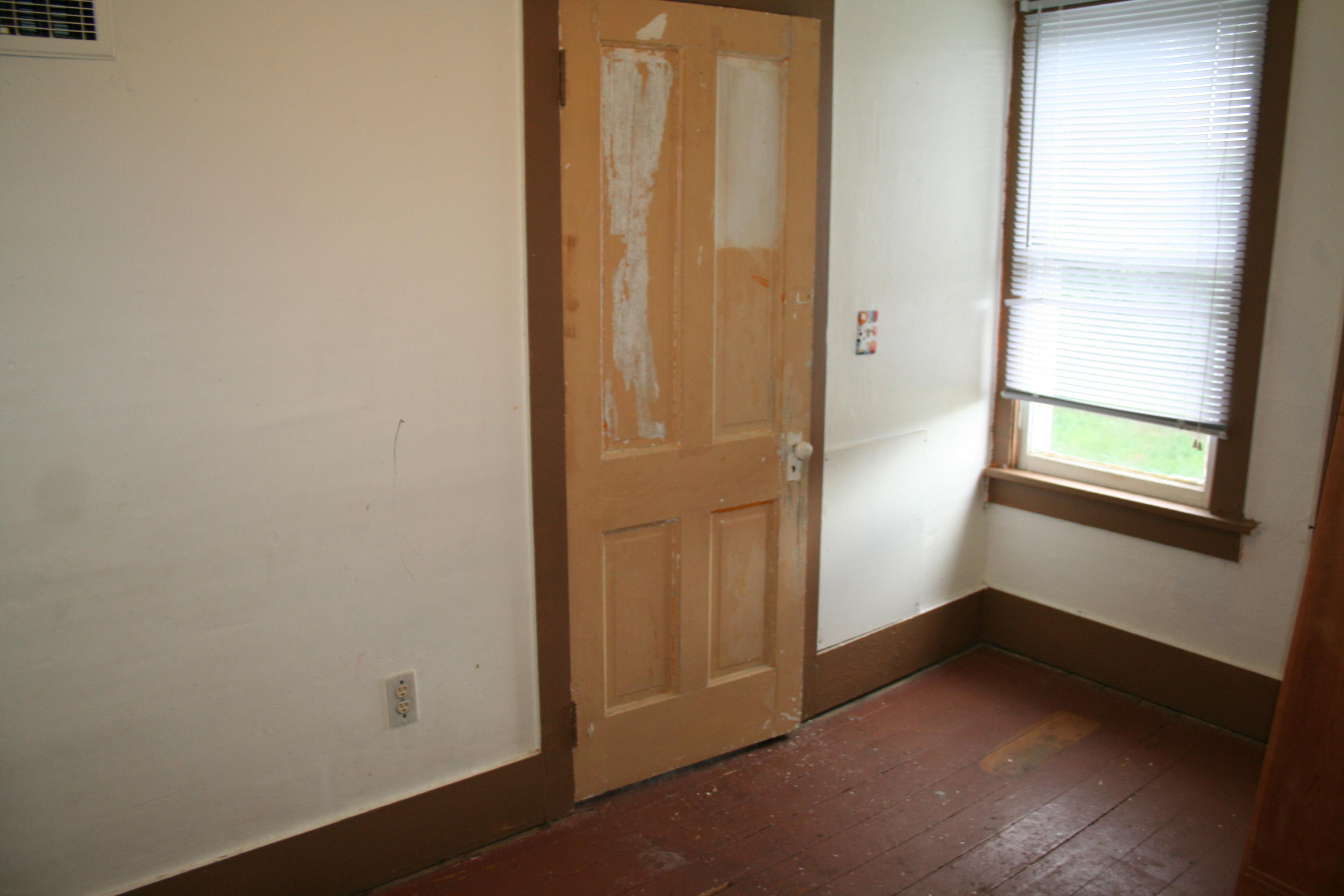 211 N Main