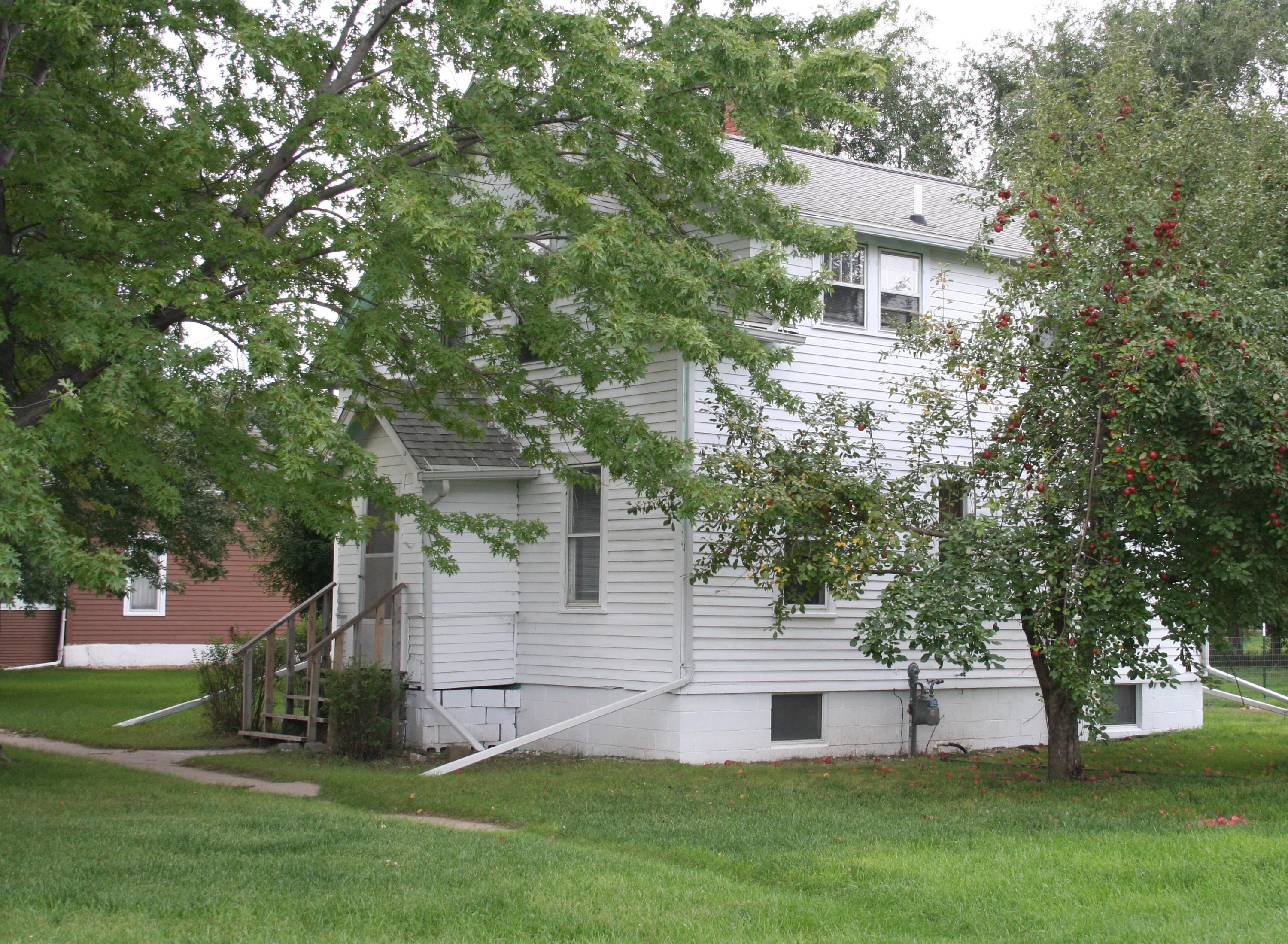 211 N Main