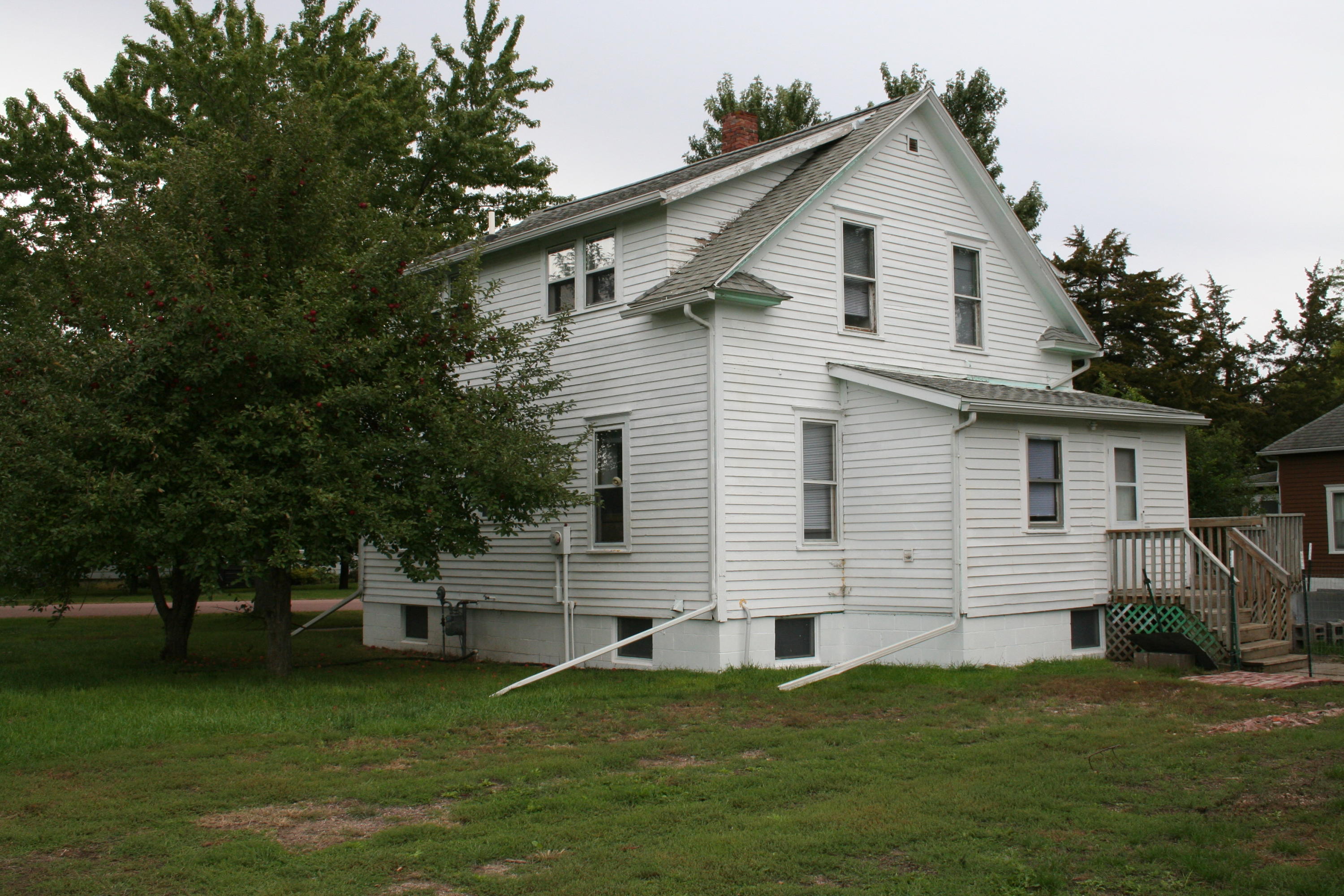 211 N Main