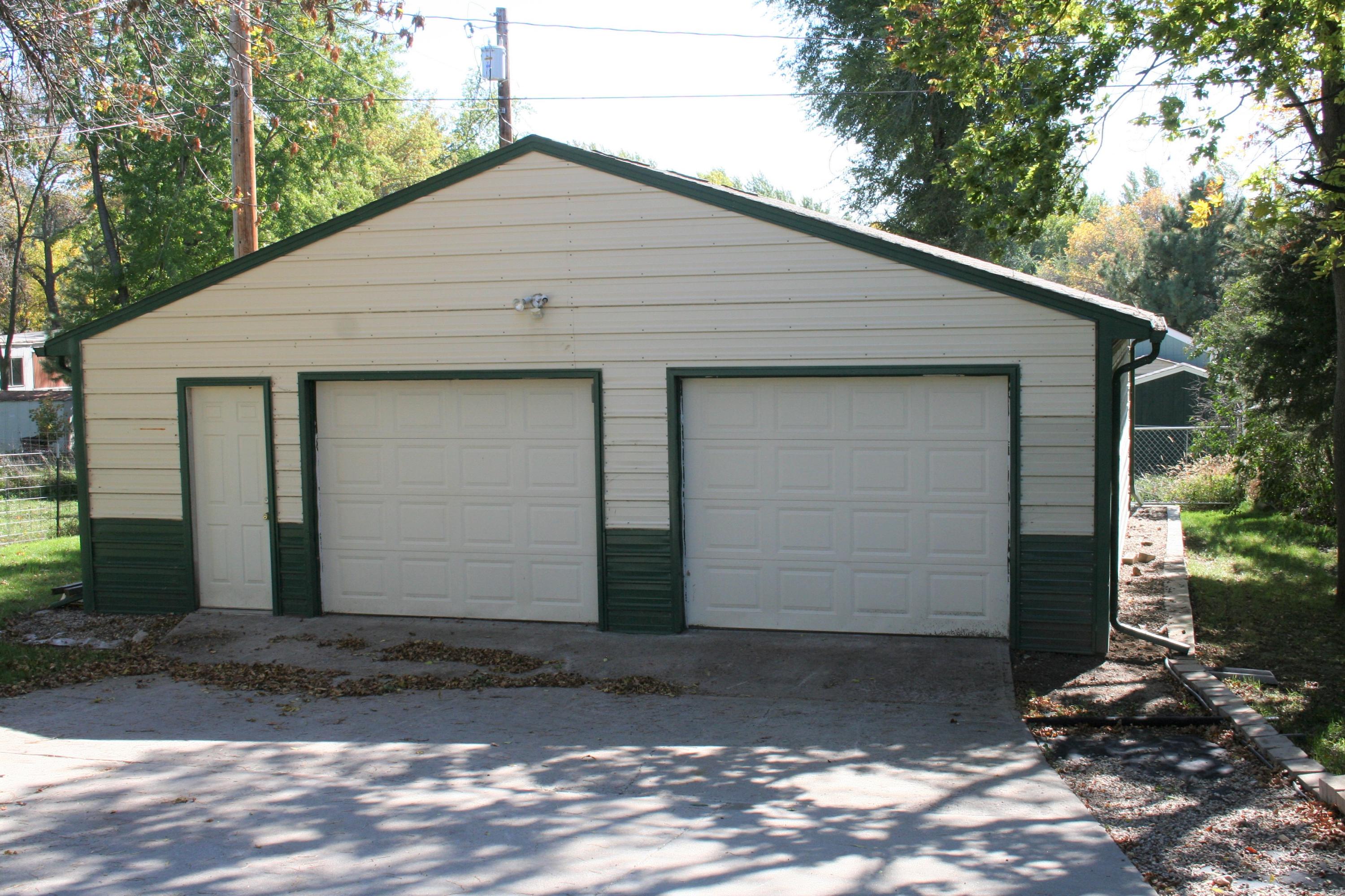 909 W 3rd Ave
