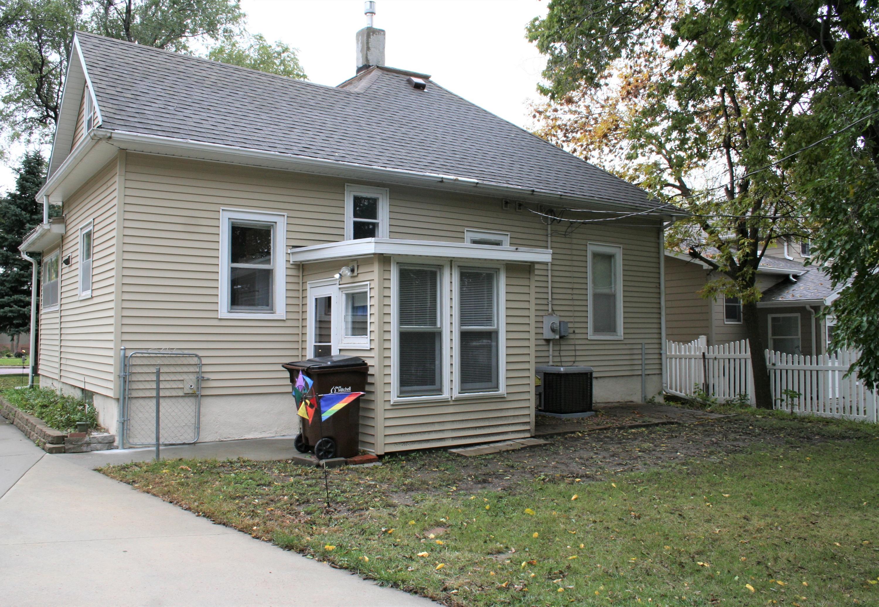 616 W 4th Ave