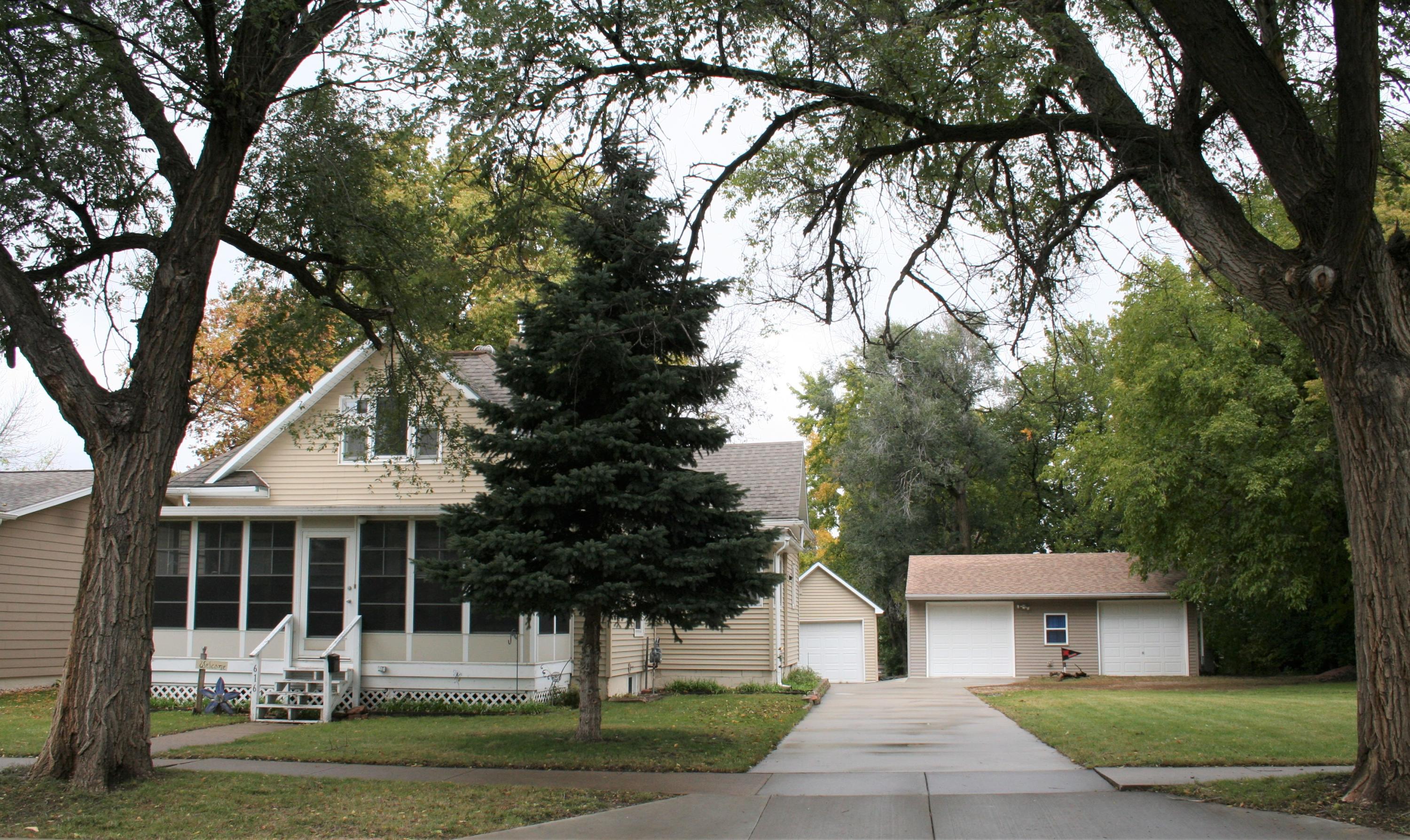 616 W 4th Ave