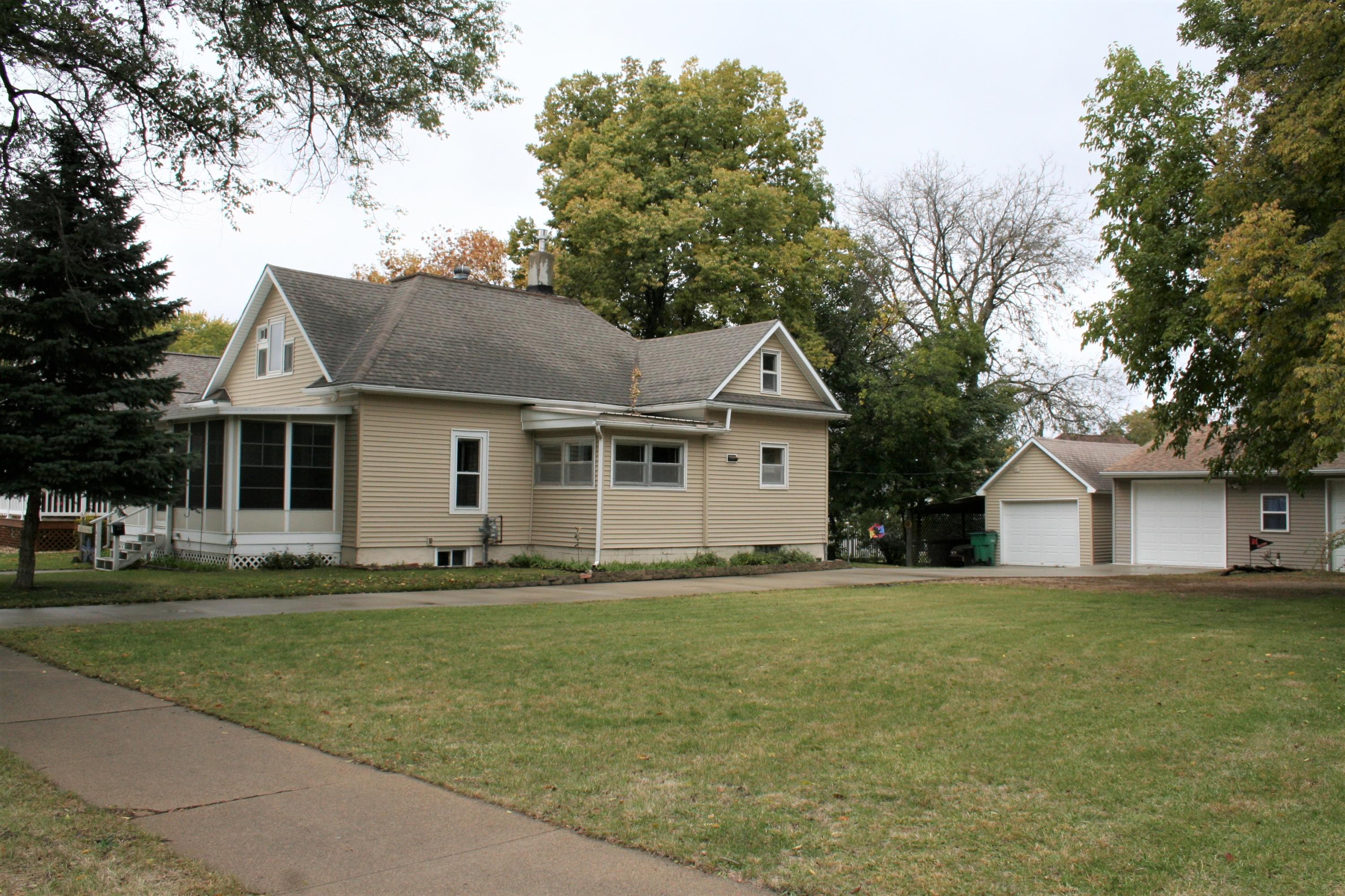 616 W 4th Ave