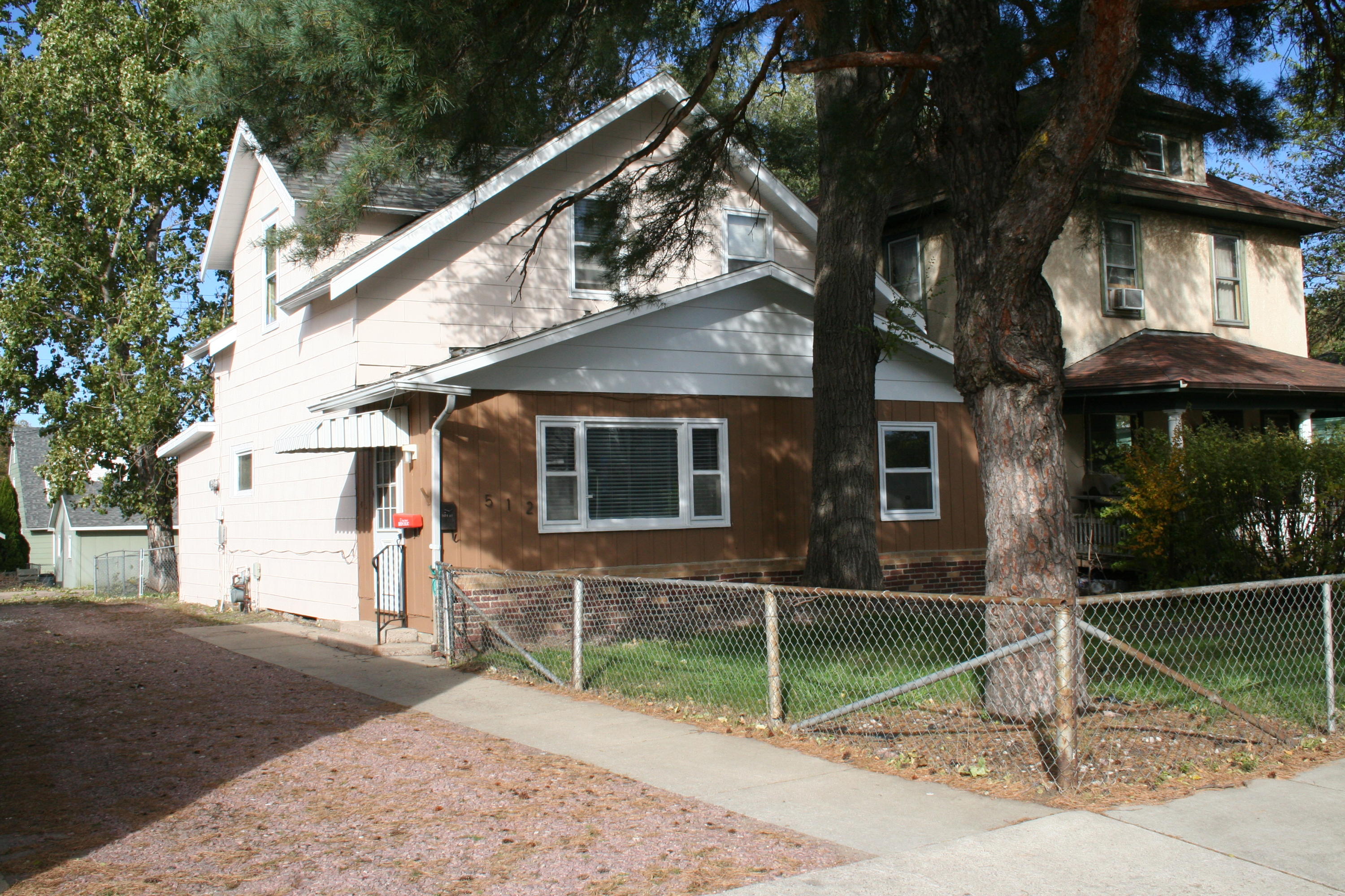 512 E 1st Ave