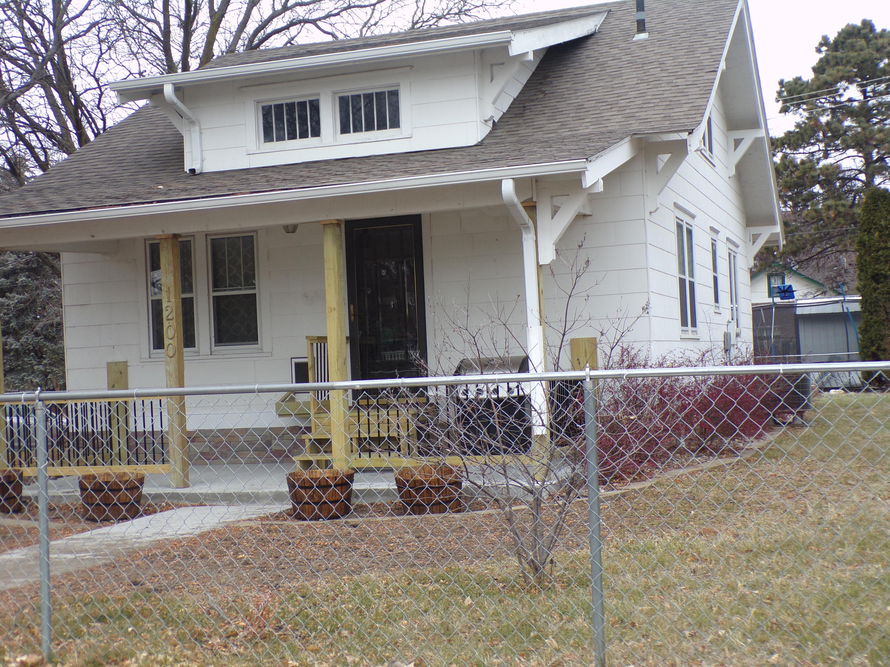 1200 E 4th Ave