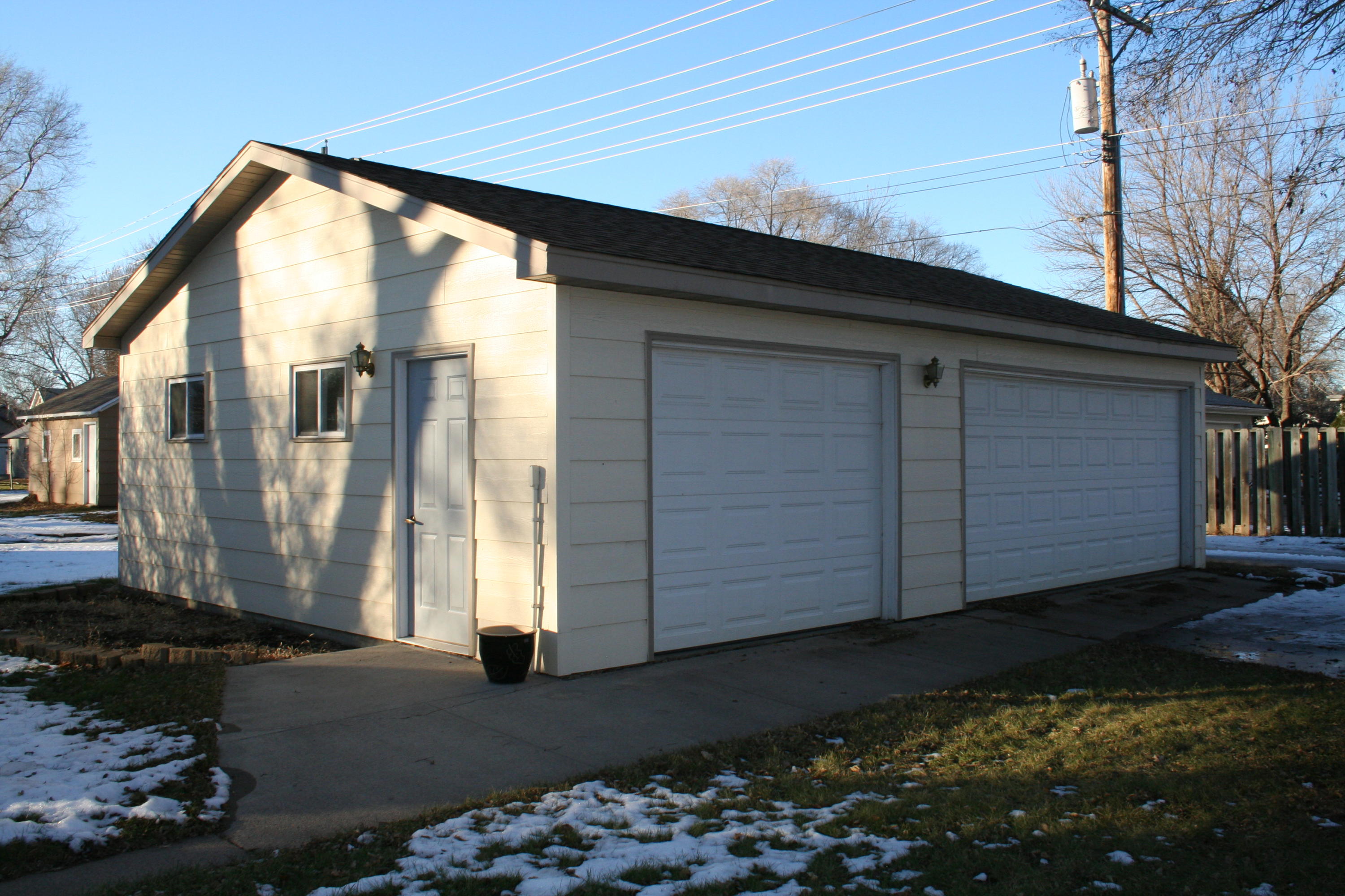 816 E Ash Ave