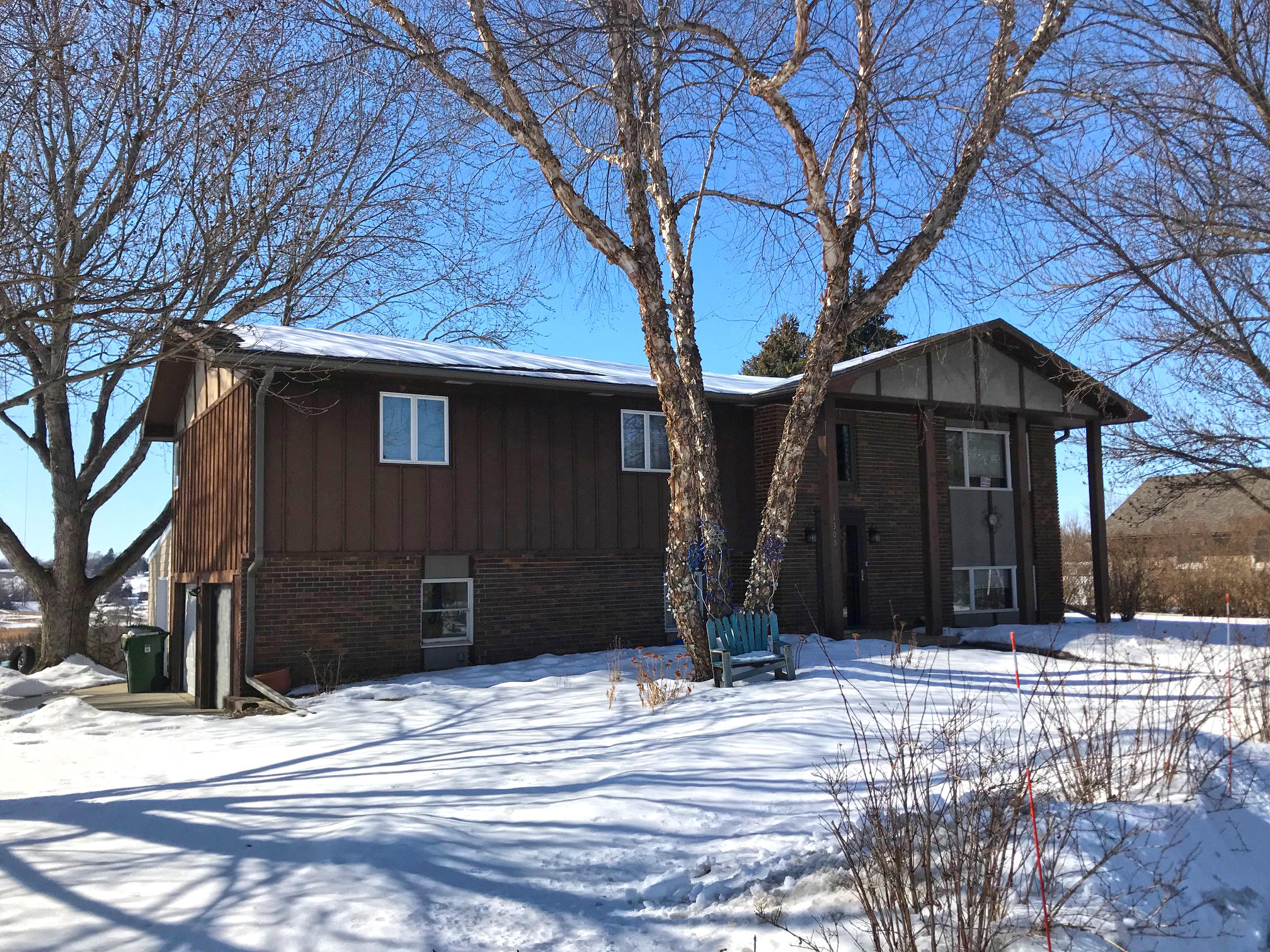 1305 Ridge Rd