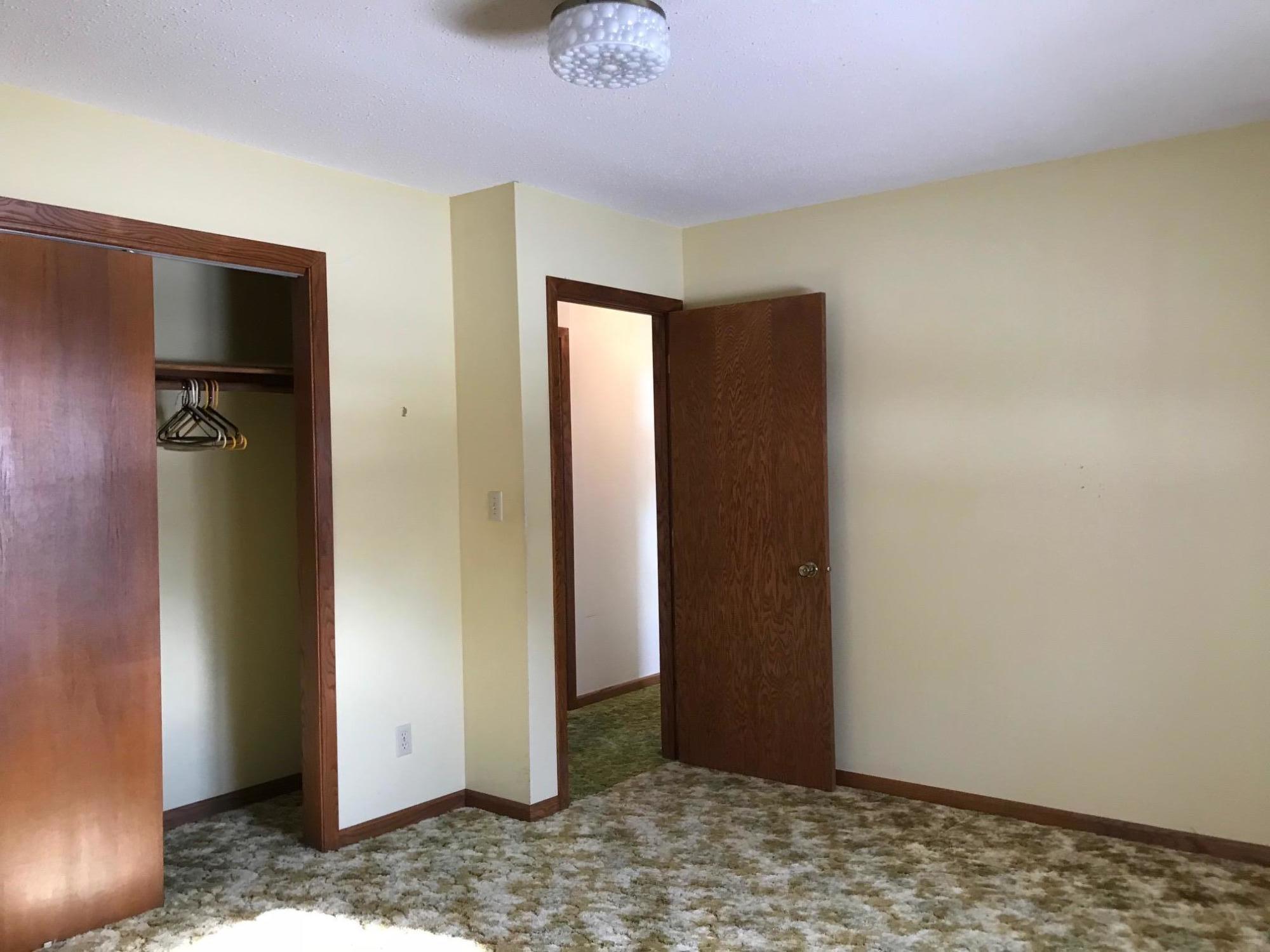 42 W Harmon Dr