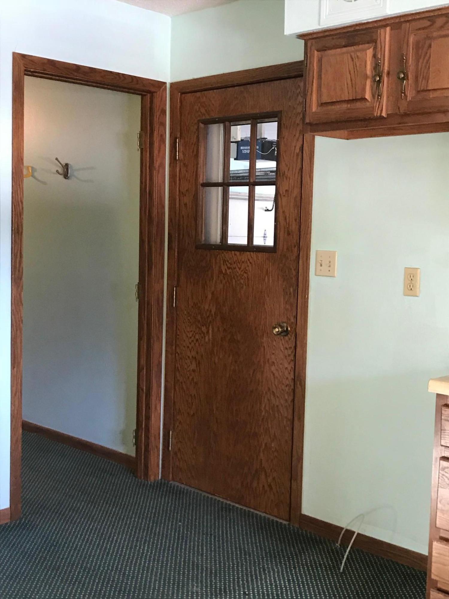 42 W Harmon Dr