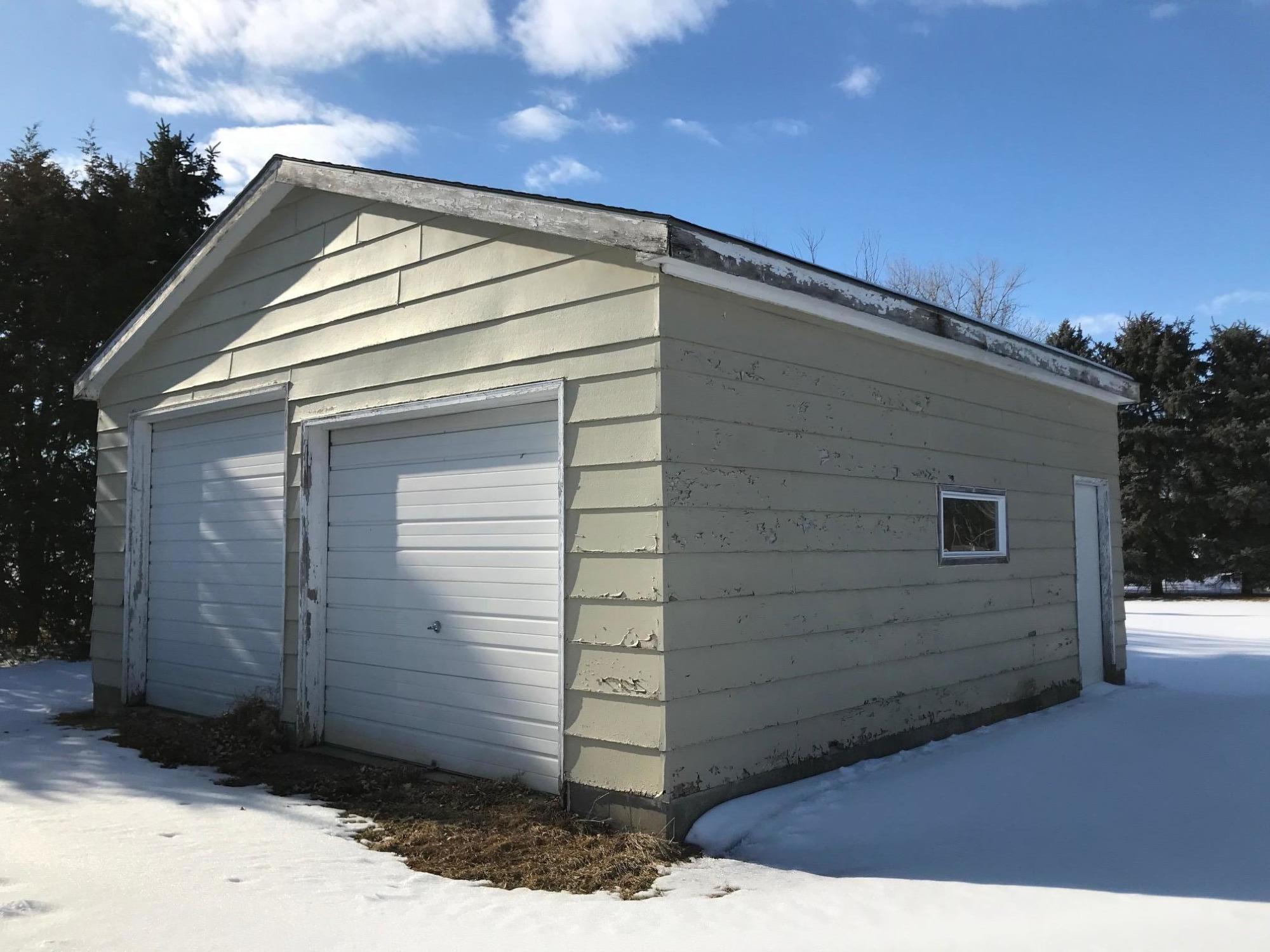 42 W Harmon Dr