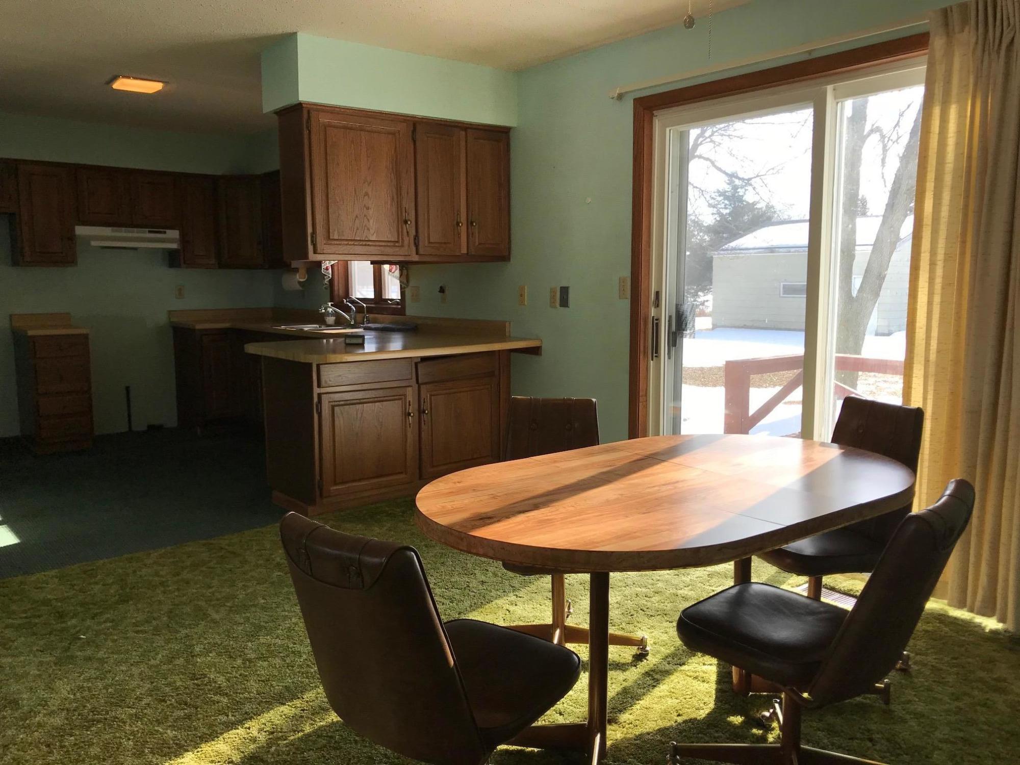 42 W Harmon Dr