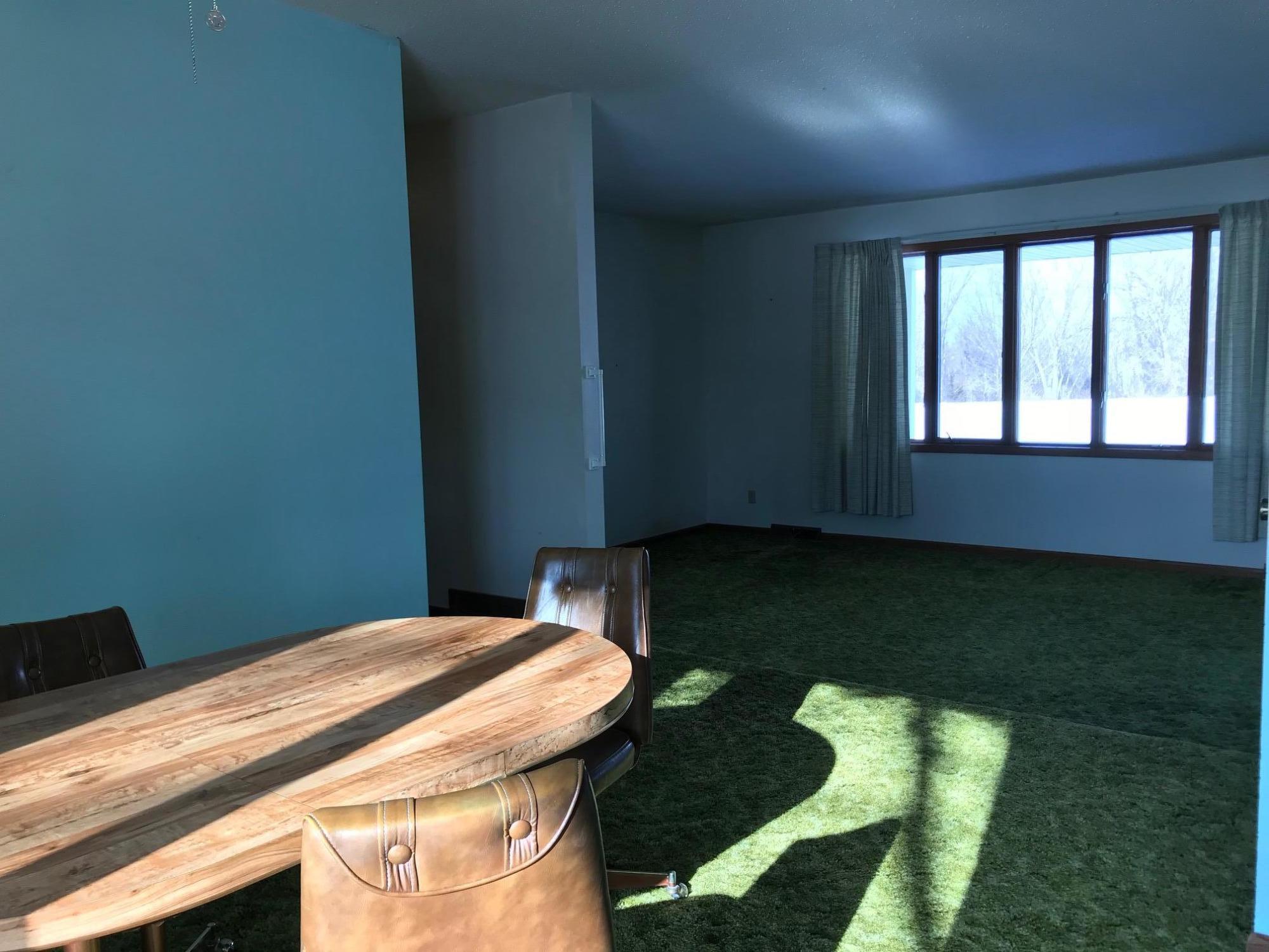 42 W Harmon Dr