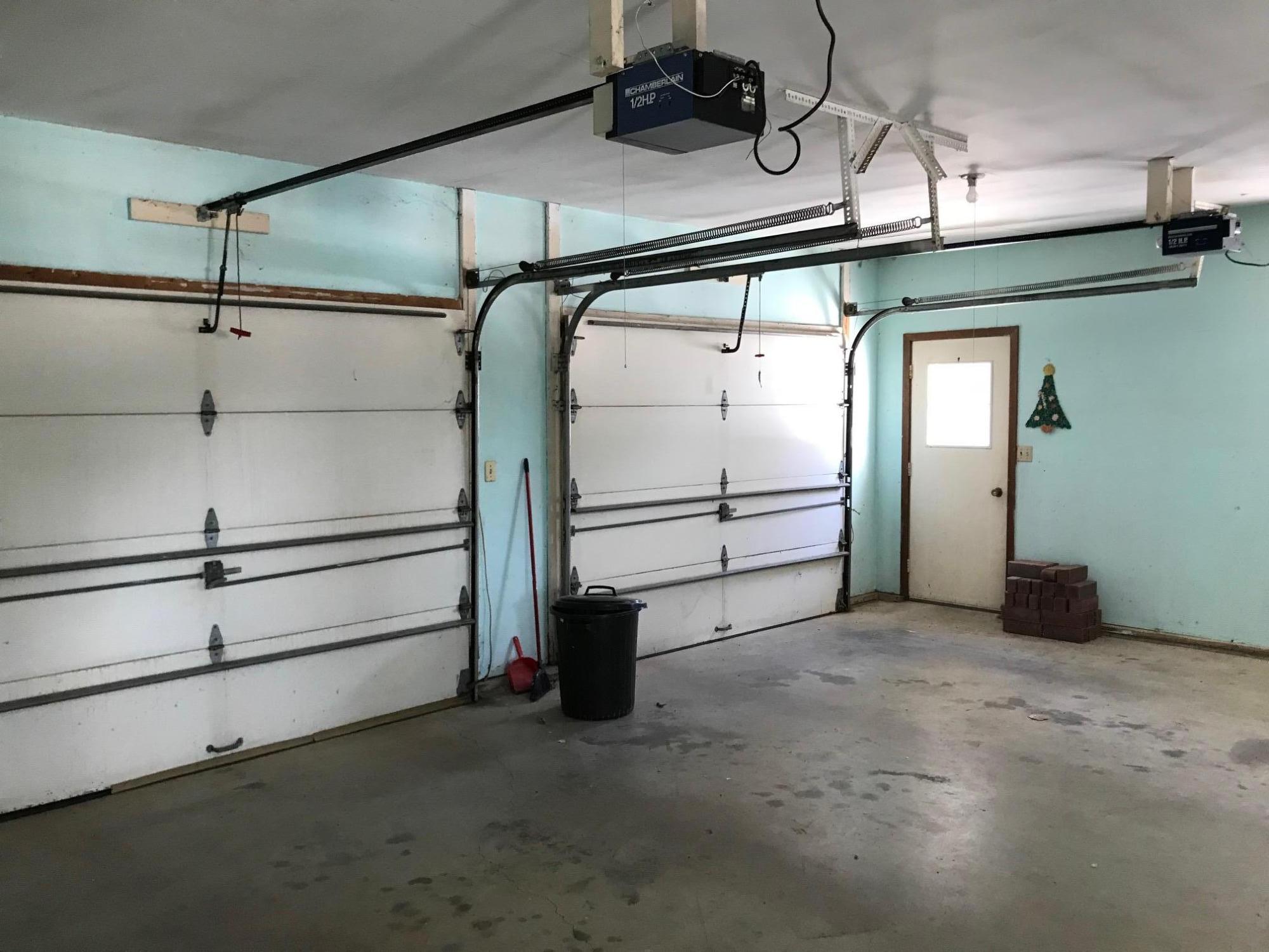 42 W Harmon Dr