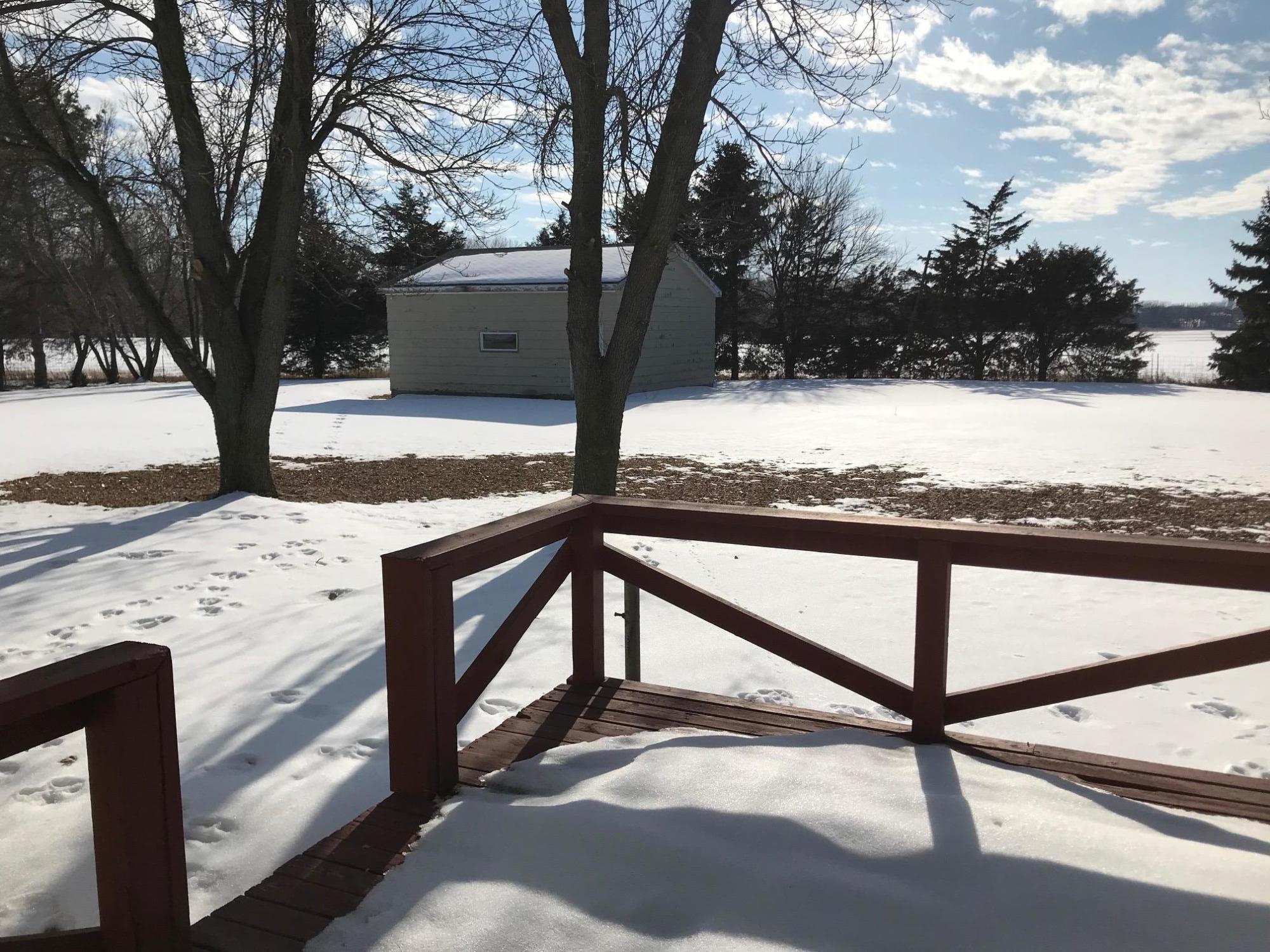 42 W Harmon Dr