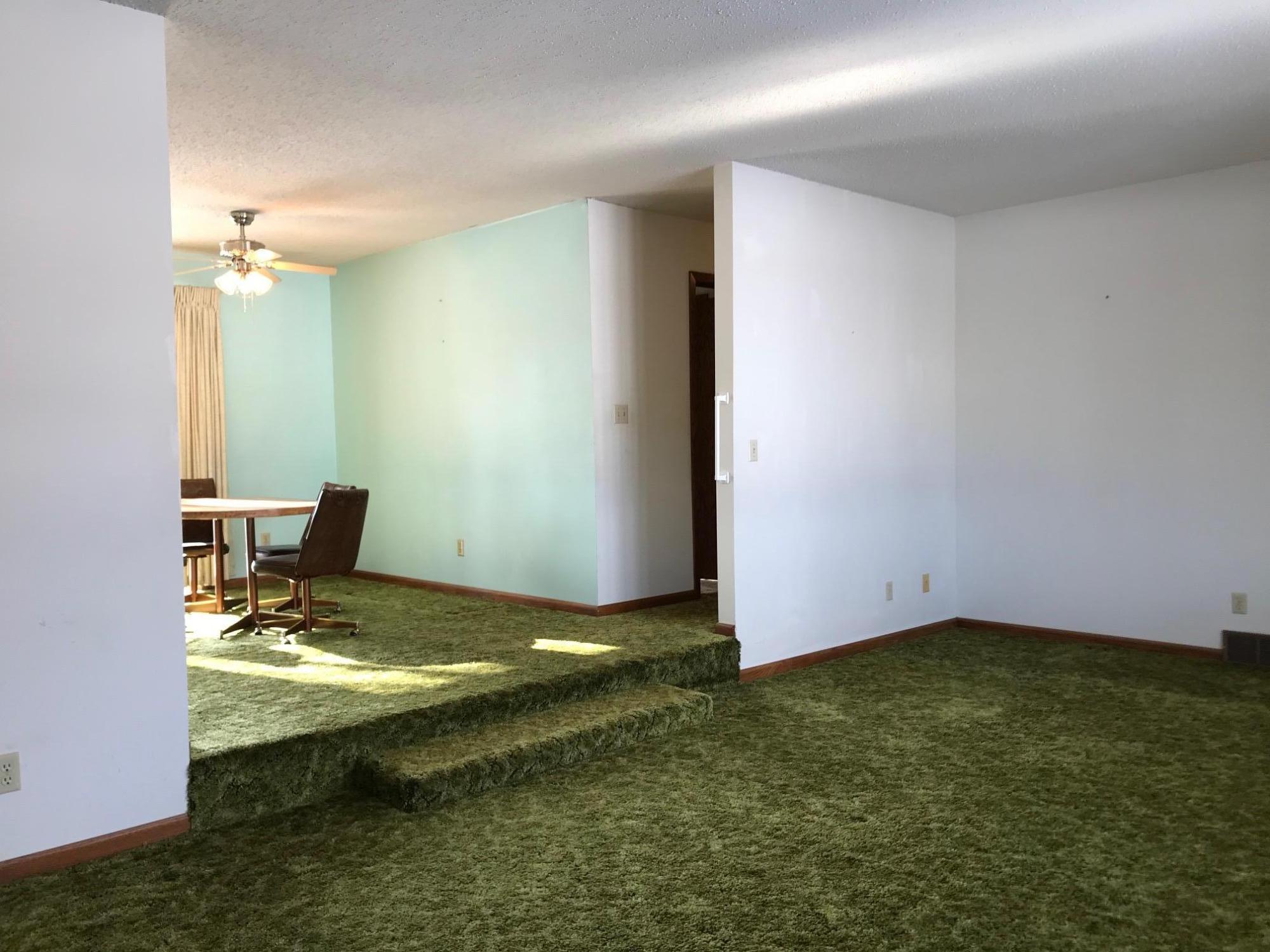 42 W Harmon Dr
