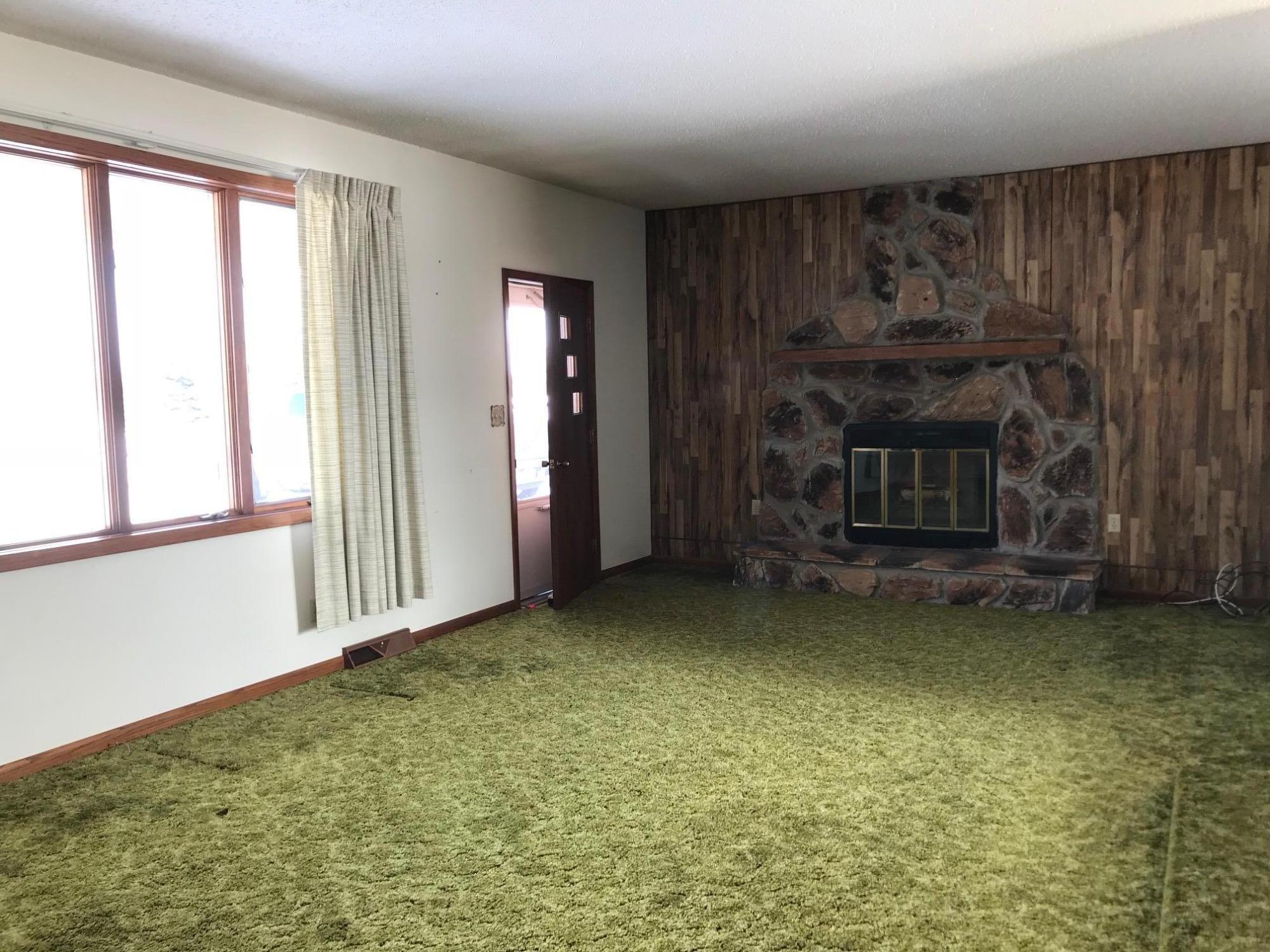 42 W Harmon Dr