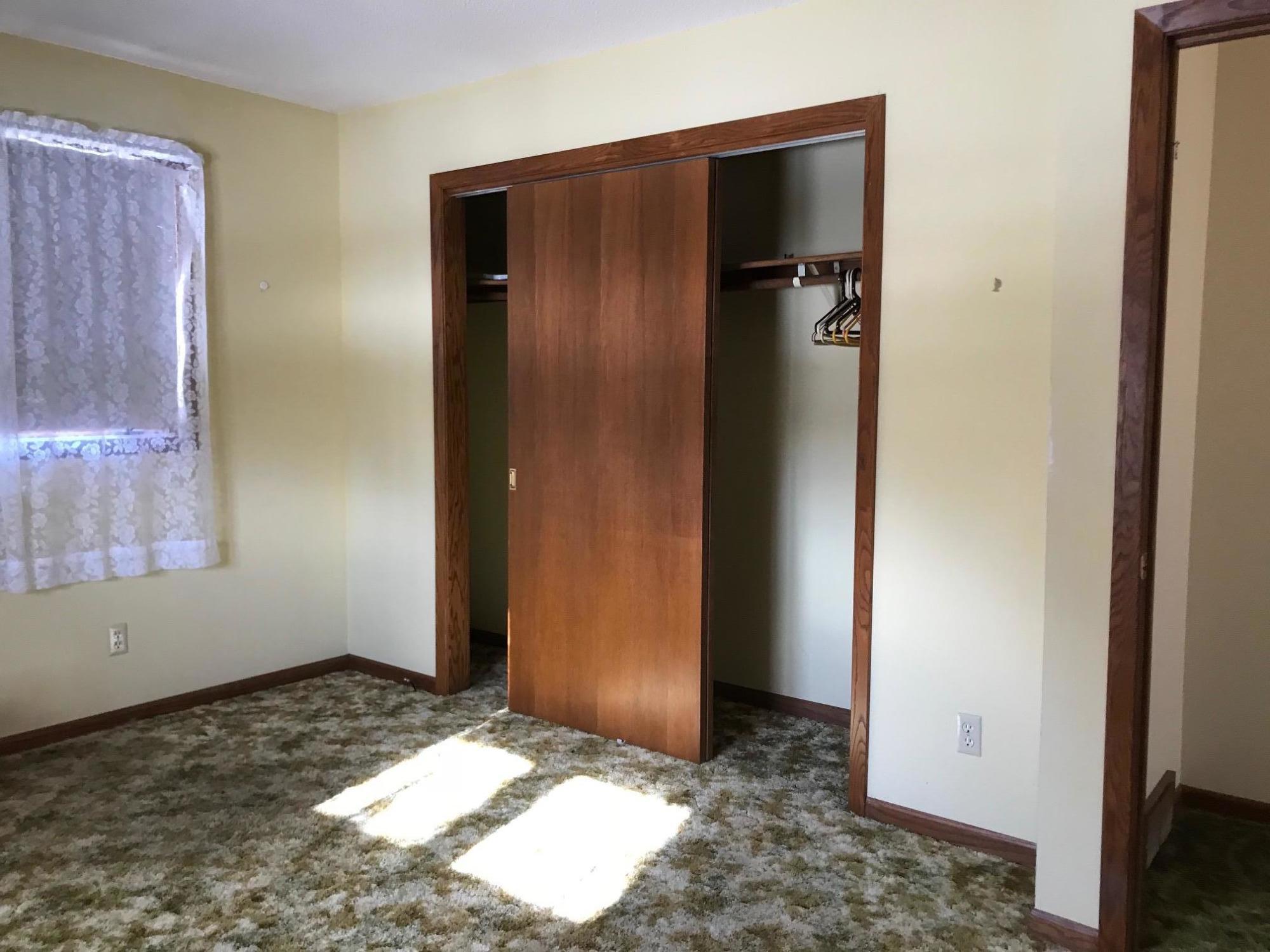 42 W Harmon Dr
