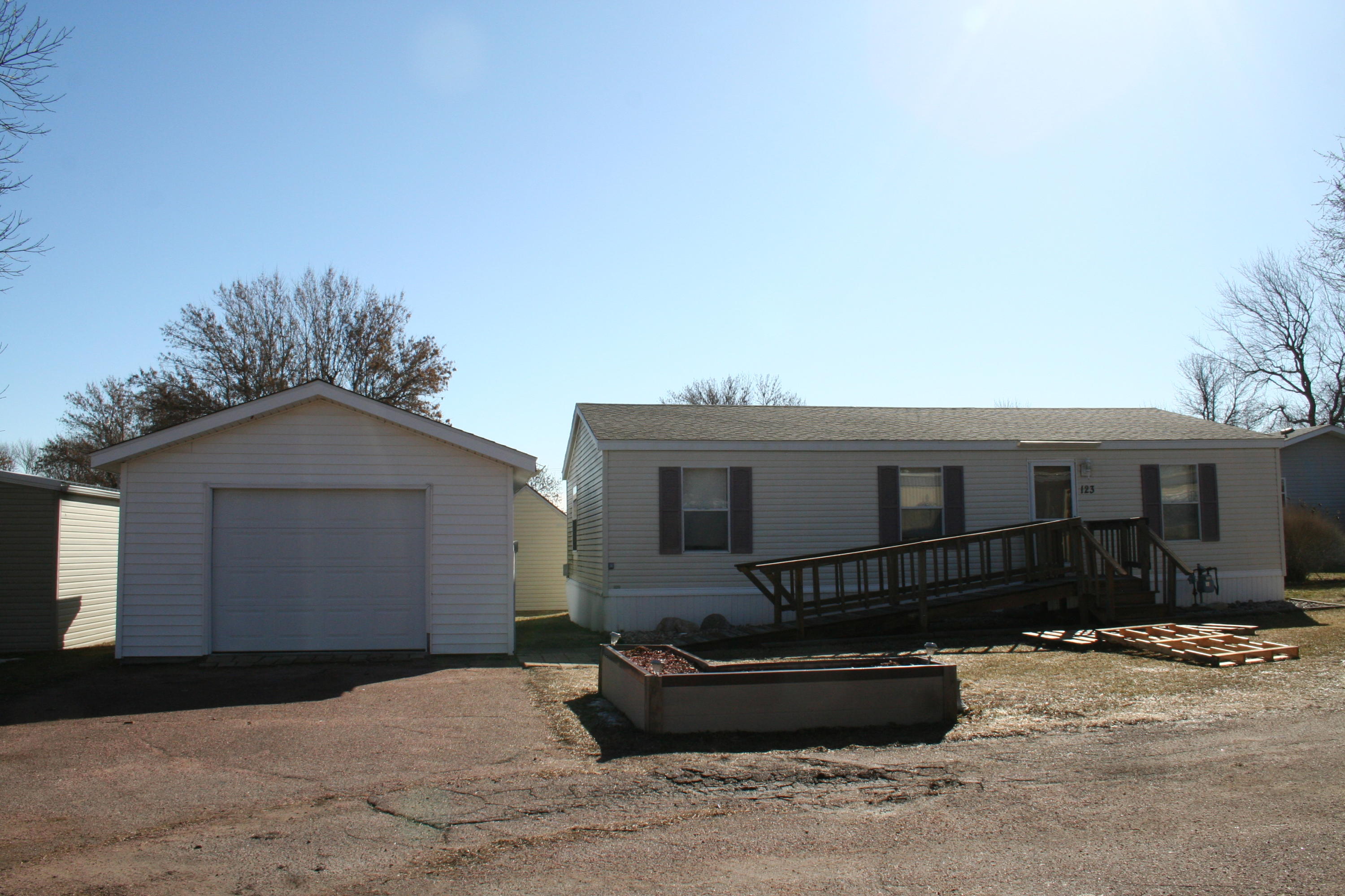 Lot 123 S 1401 S. Main Lot 123 St