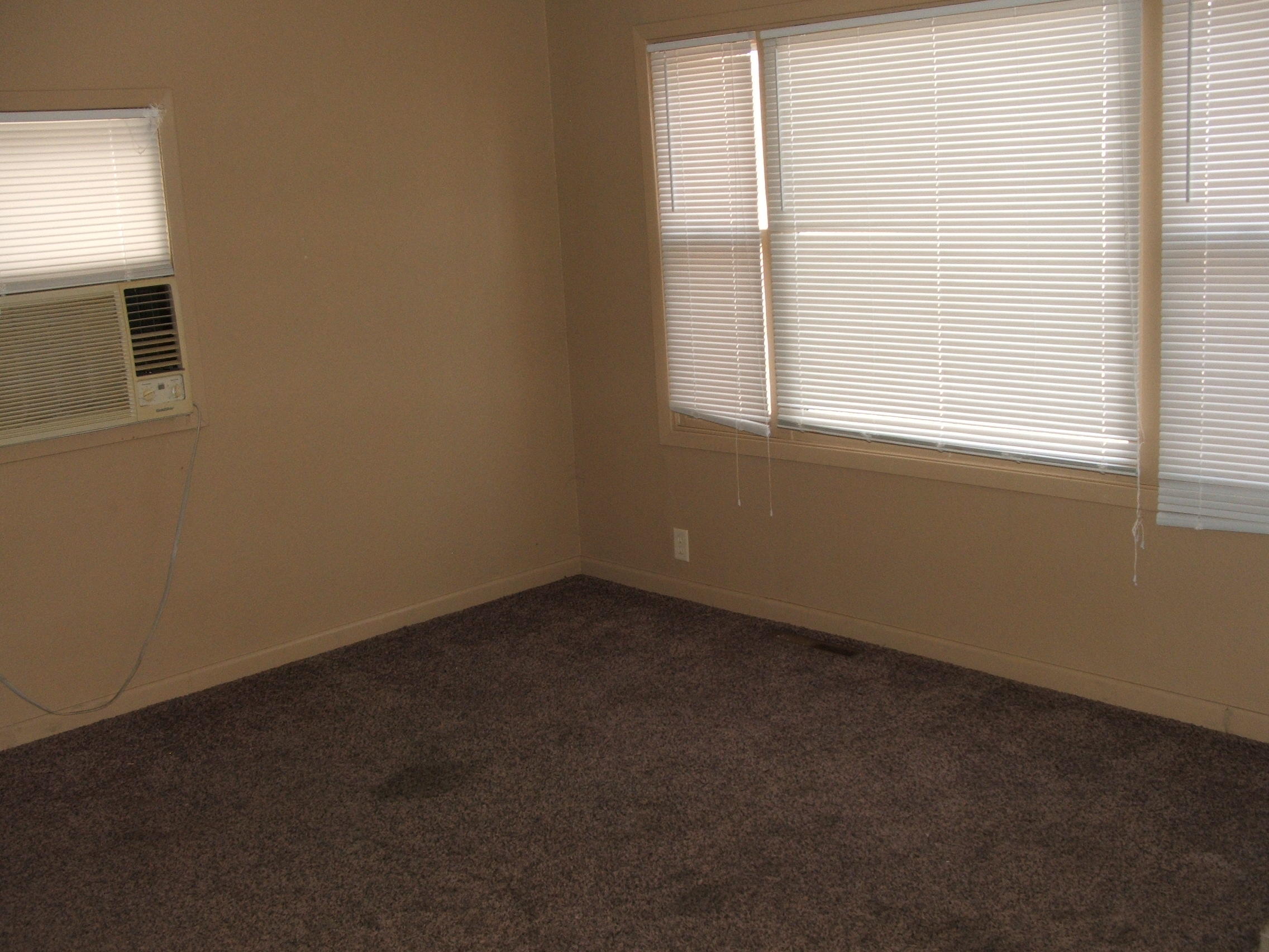 719 E Hanson