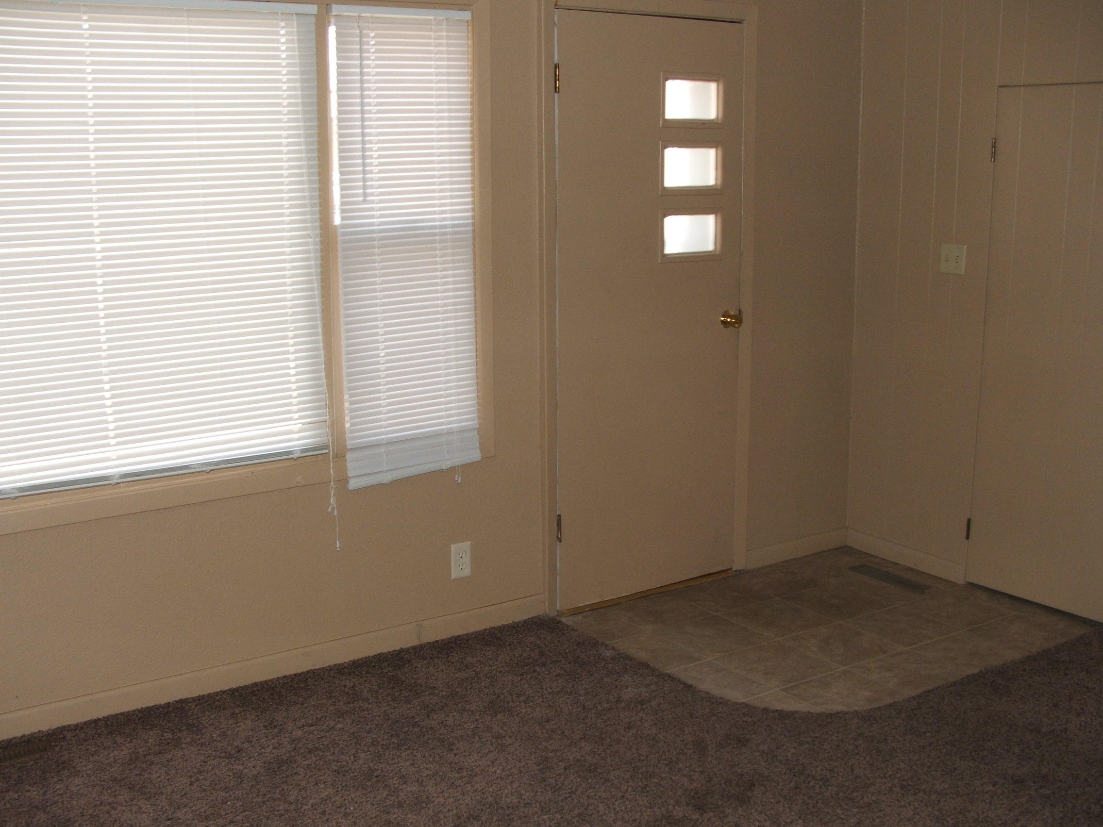 719 E Hanson