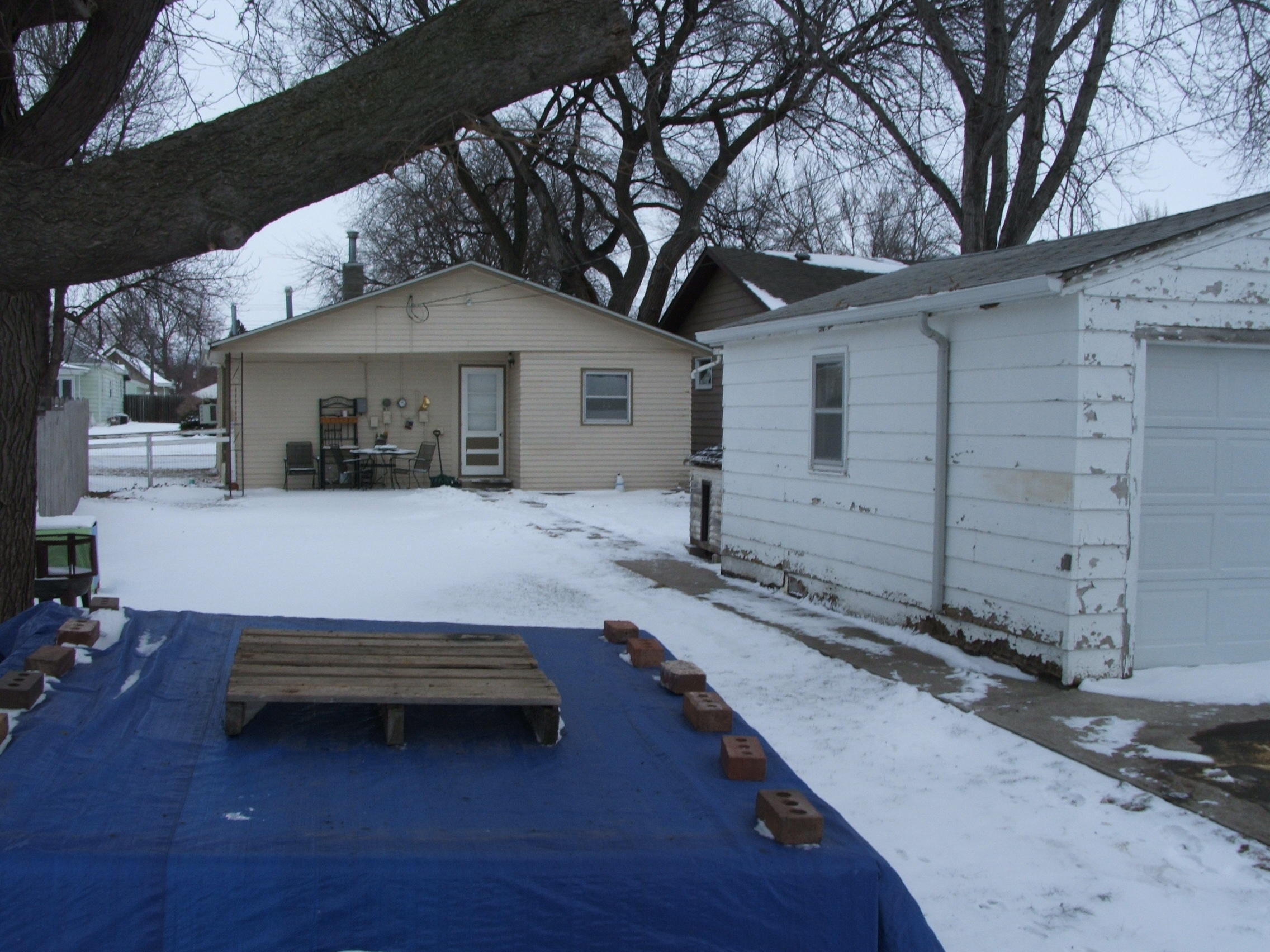 719 E Hanson