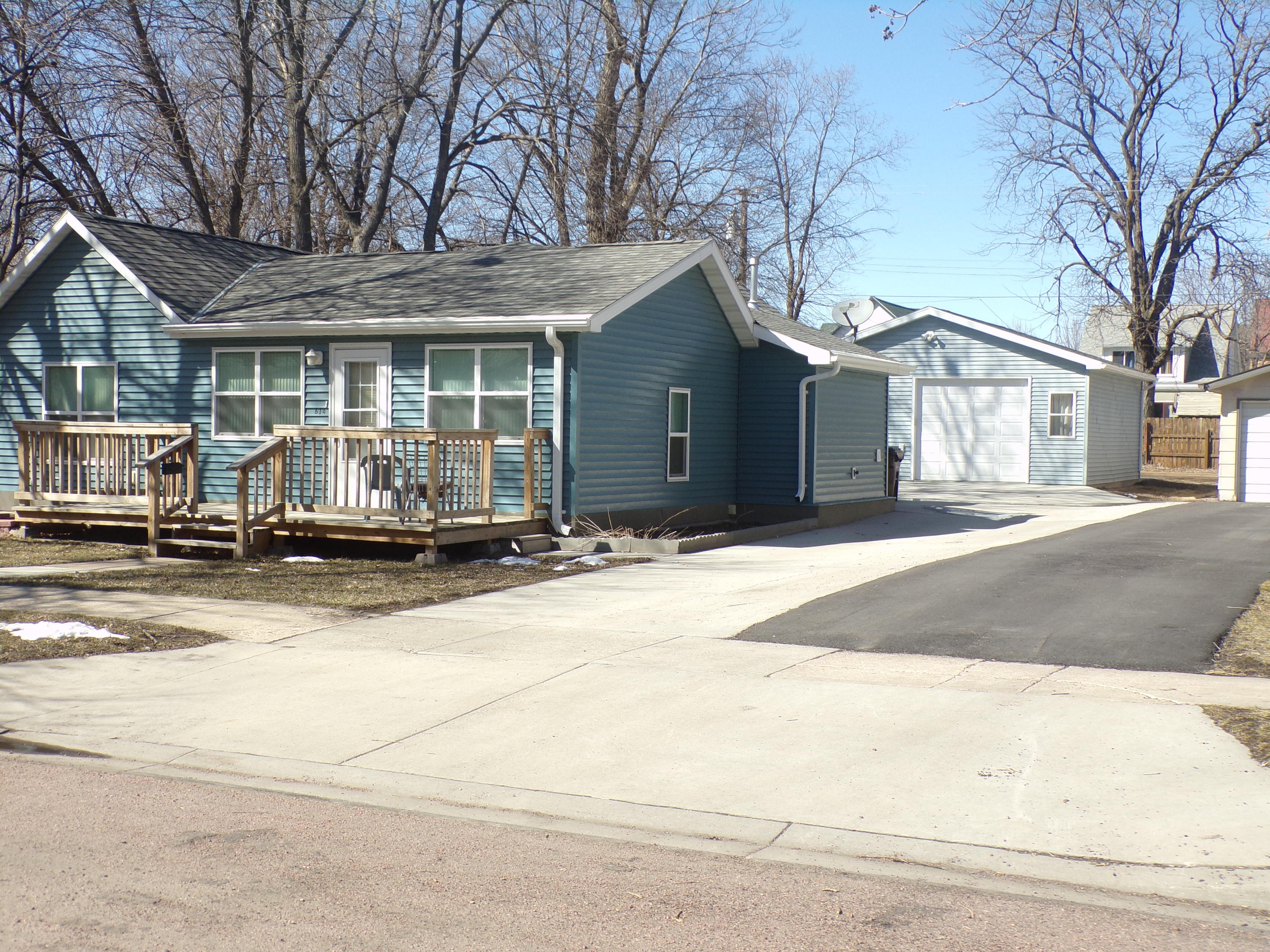 614 E 2nd Ave