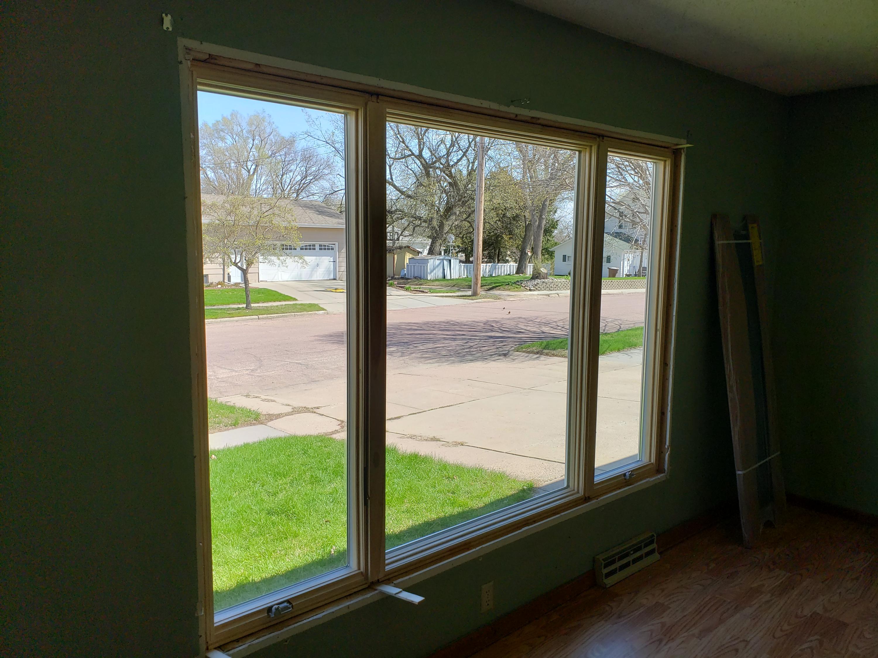821 W Cedar Ave