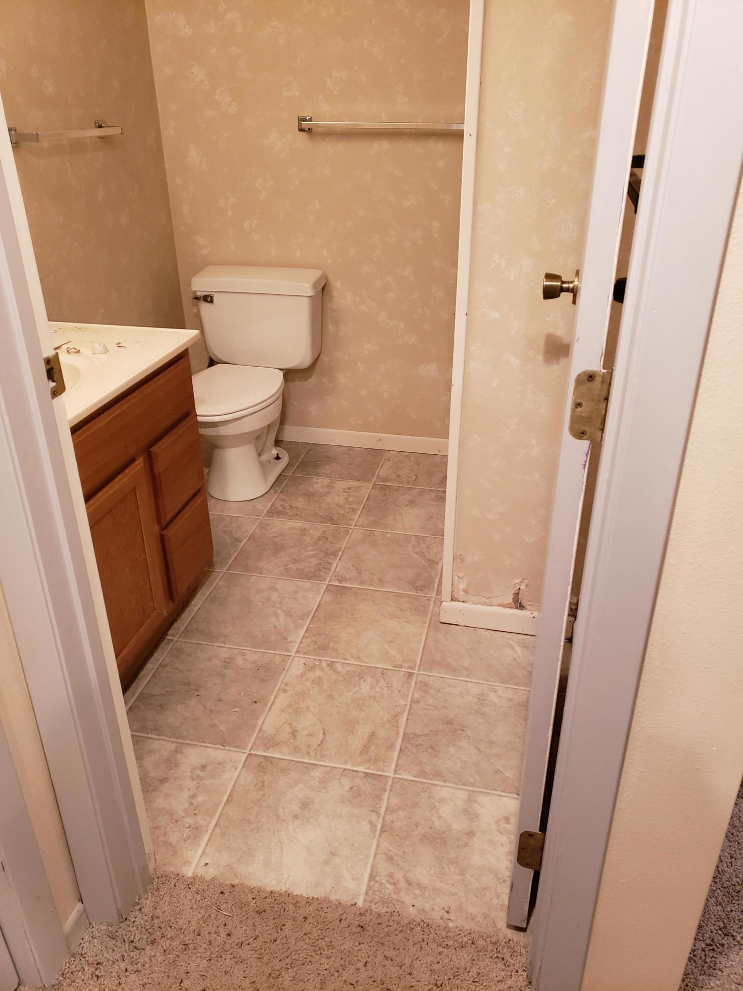 821 W Cedar Ave