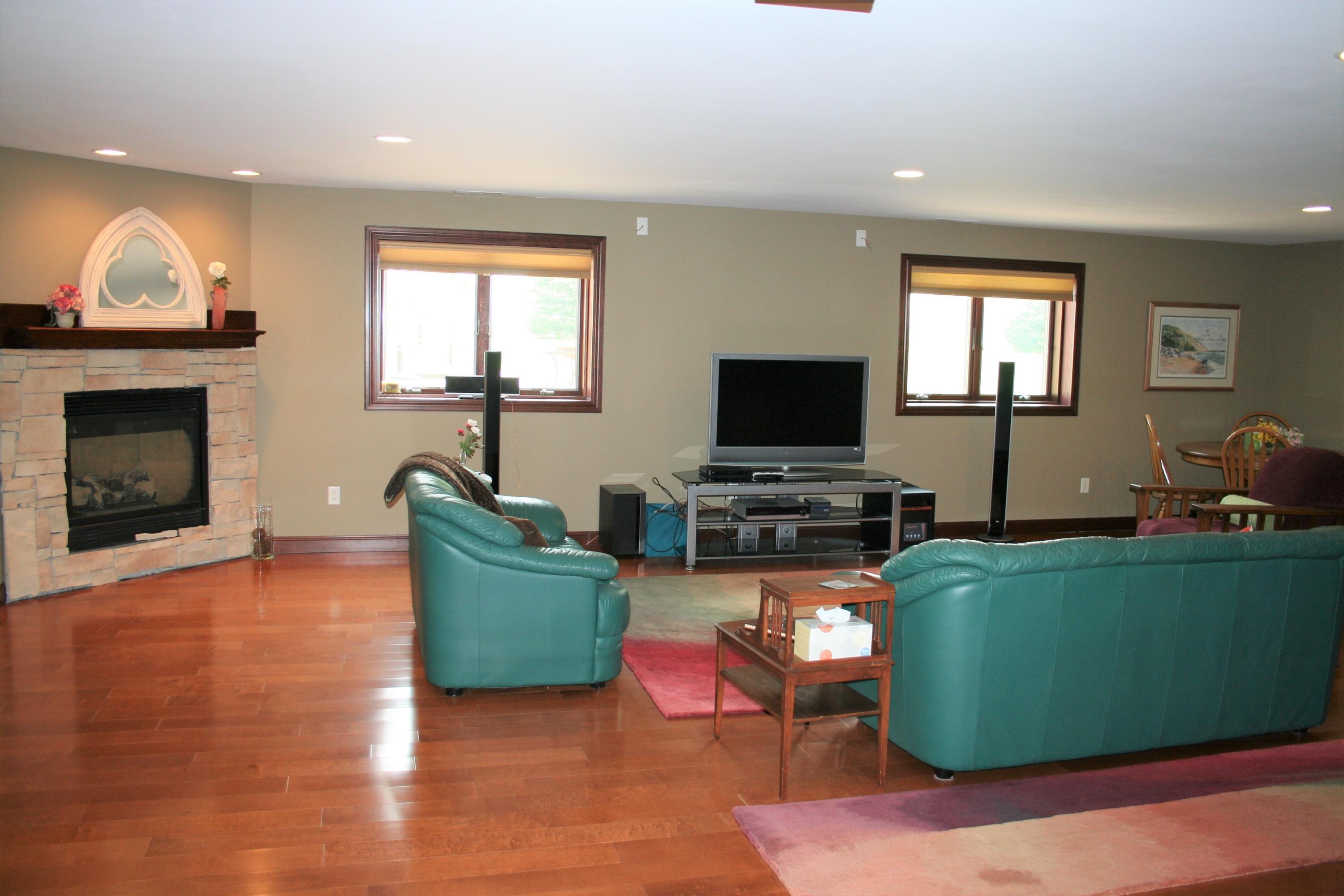 107 N Harmon Dr